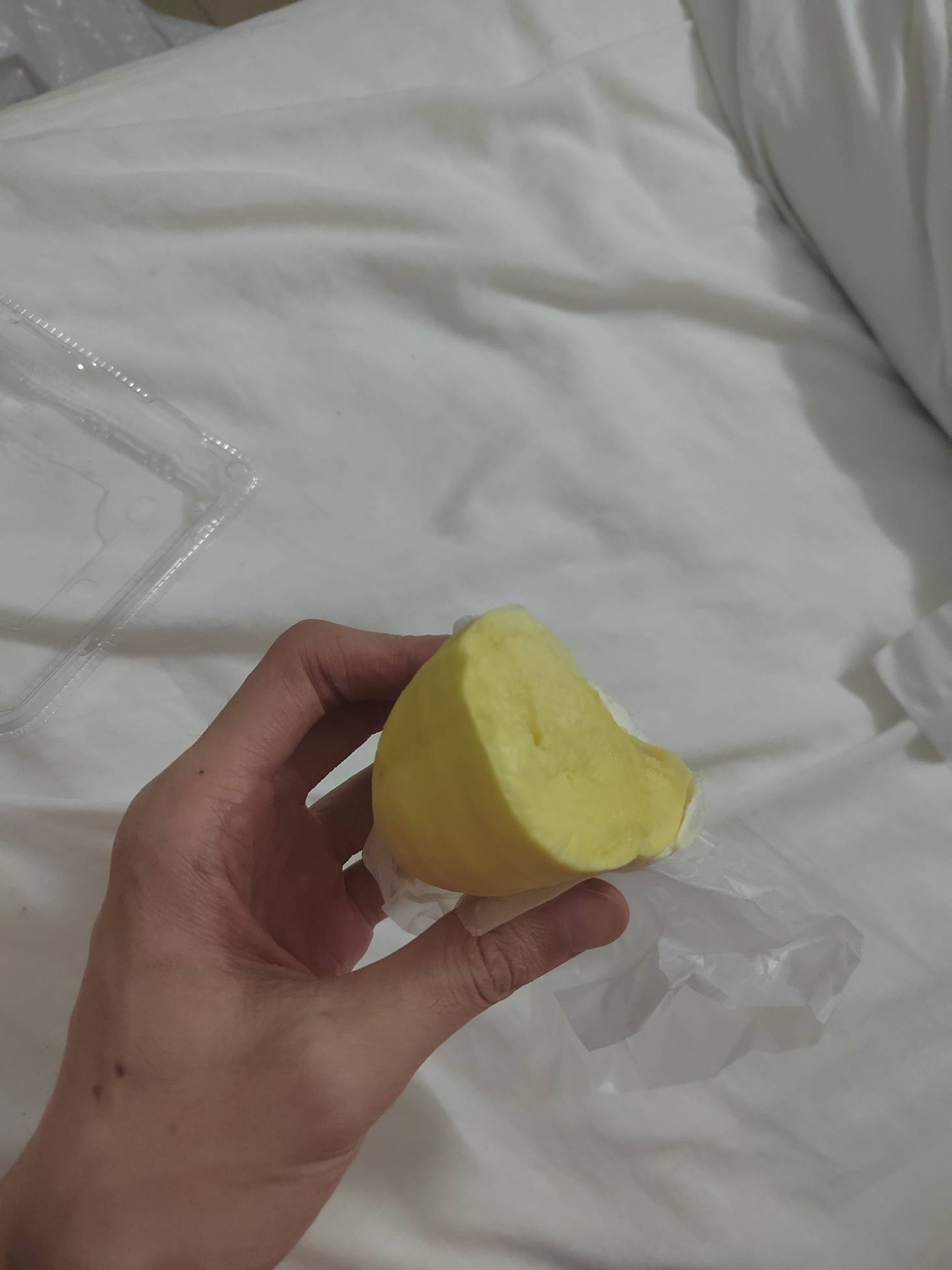 老哥们去哪里能搞一百？想吃榴莲，前几天有一两万在身上，天天吃都吃吐了，这几天没钱7 / 作者:今年要发财 / 