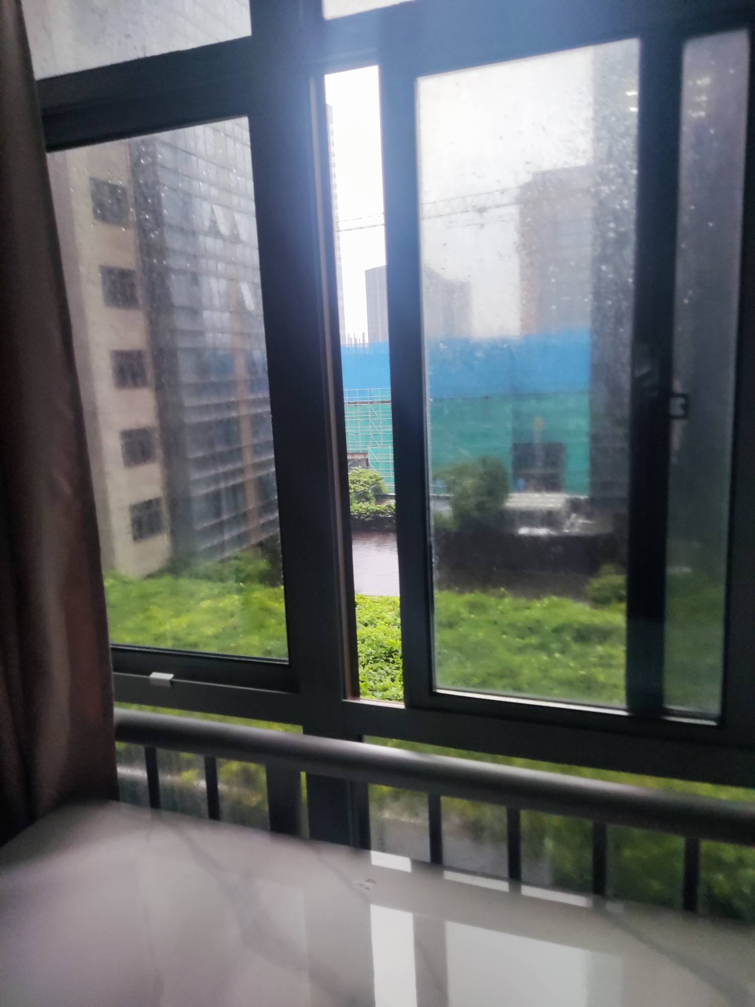 出门看了下这也没咋下雨啊怎么✓8外卖全关了，在门口看到好多淘宝闪购还在那一边游荡63 / 作者:麻将糊了333 / 
