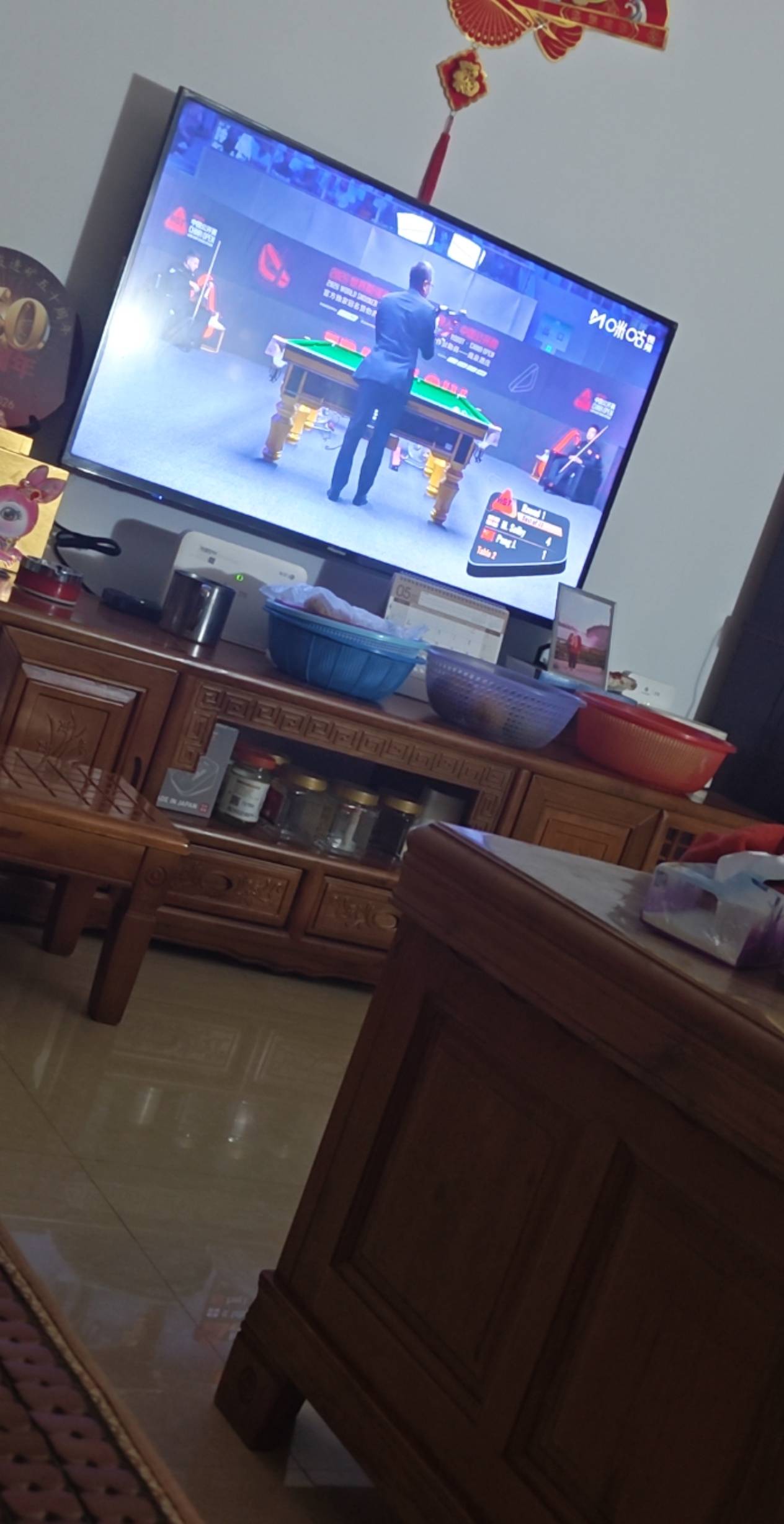 老哥们。你们觉的尼尔萝卜逊。还是特鲁姆普。谁厉害？

70 / 作者:我不是女的 / 