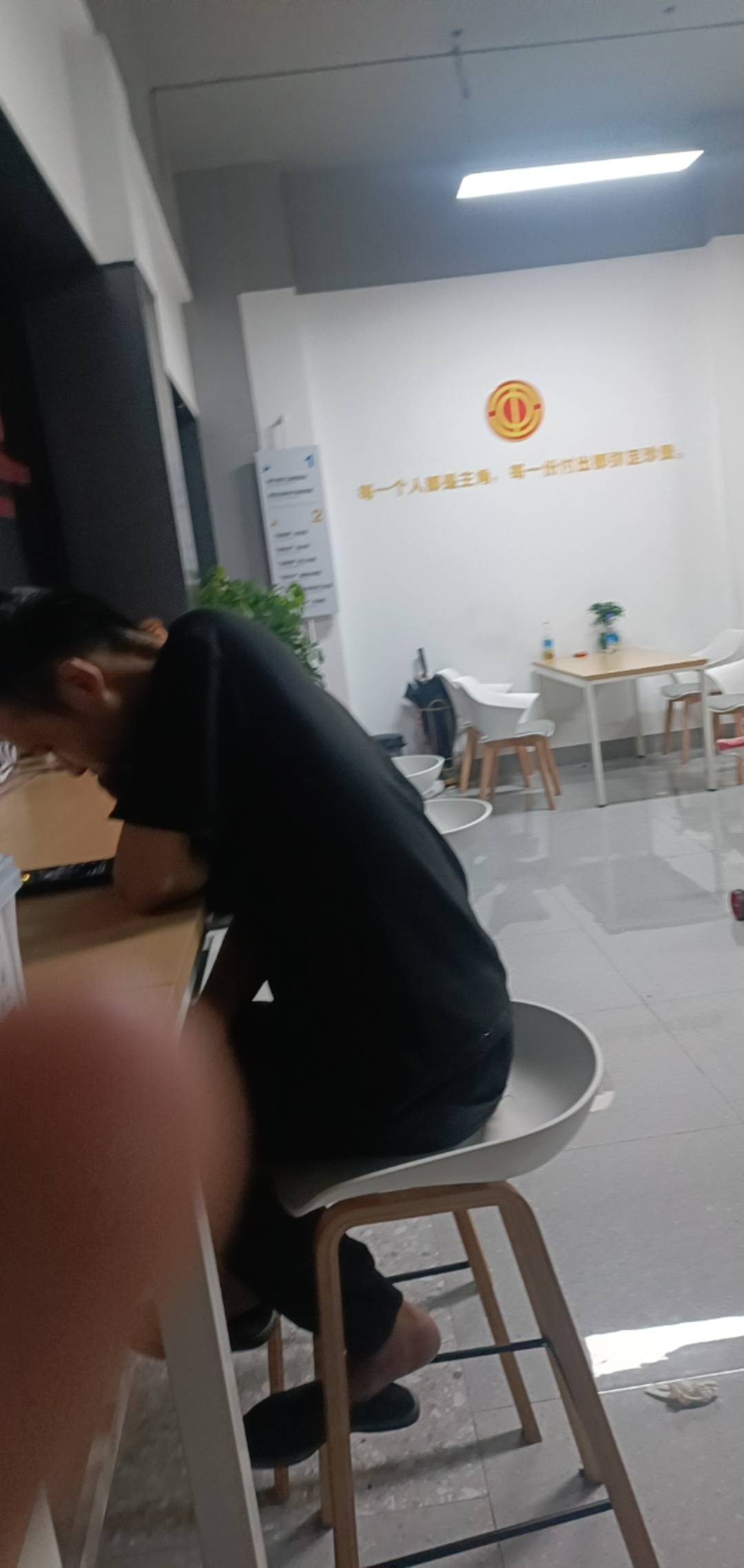 老哥们，头一次搞，现在出票成功了，再哪里卖啊

88 / 作者:卡农18老哥 / 