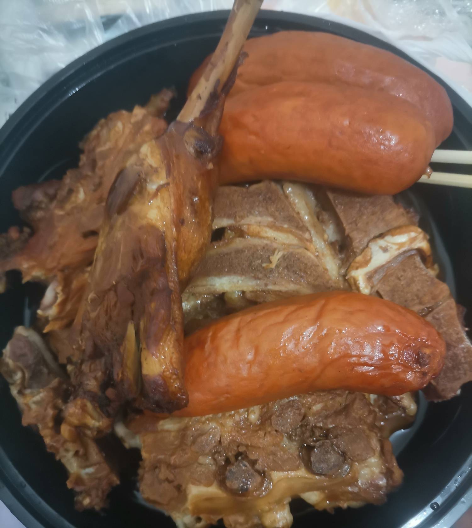 真便宜，两斤酱大骨，一个鸭腿，三个红肠一共才花了二十几块钱

36 / 作者:王牌飞行员888 / 