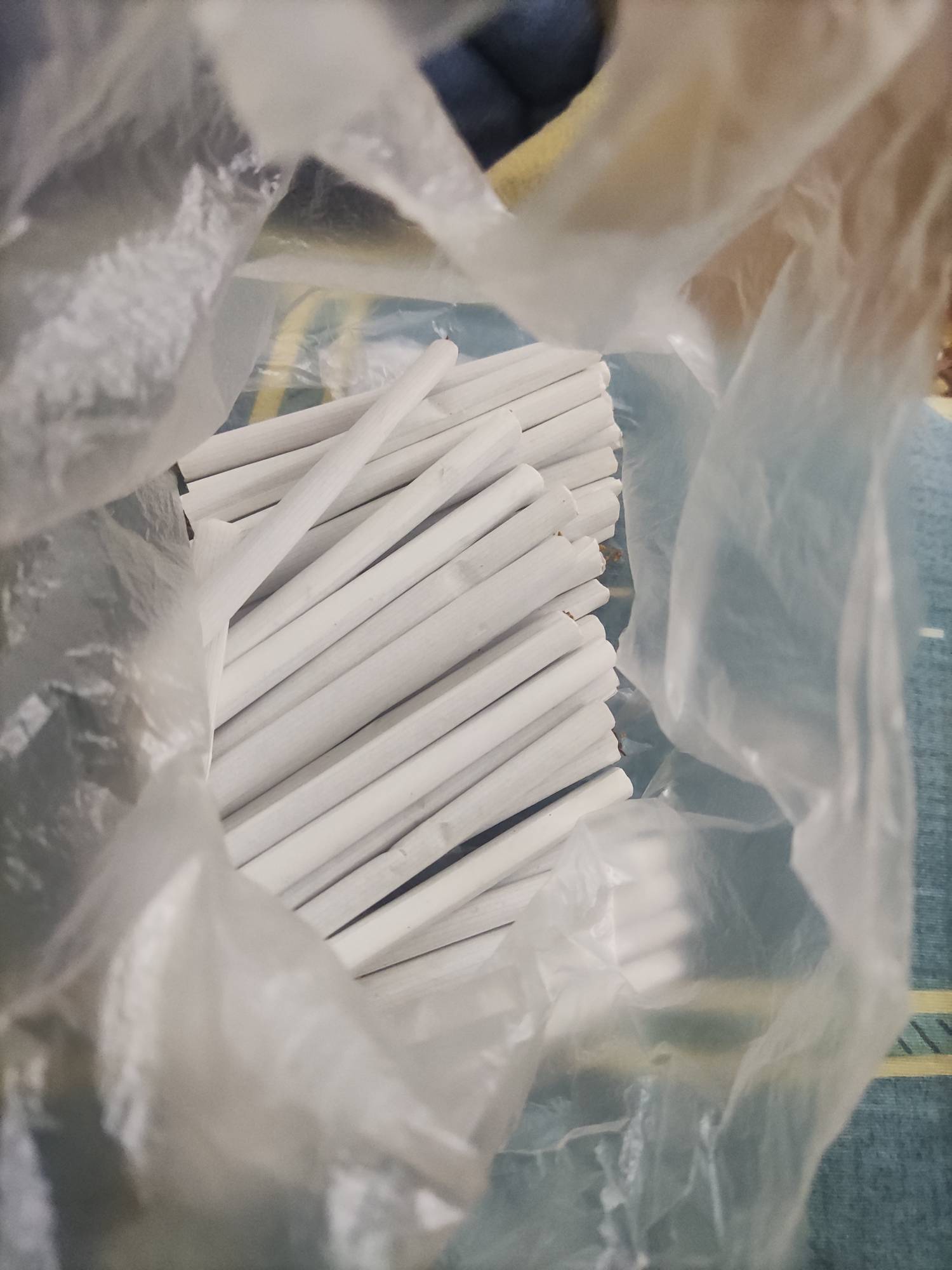 兄弟们，哪里可以买散烟。超市的太贵了抽不起了
86 / 作者:5号玩家 / 