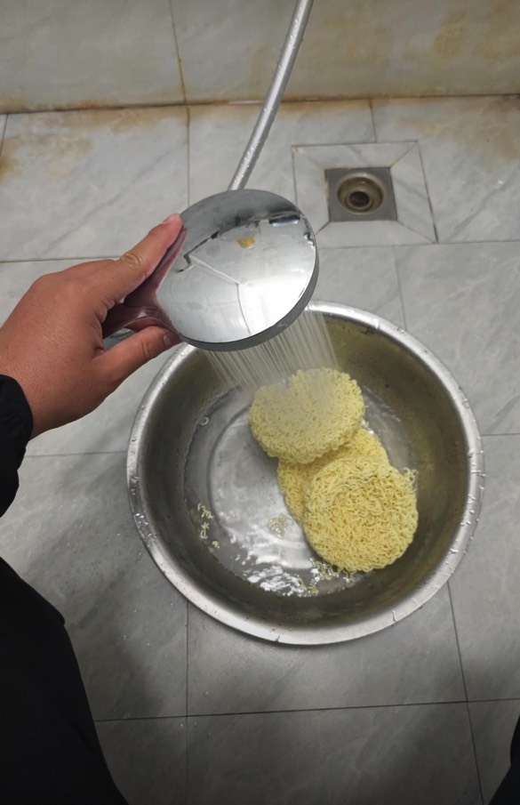 我就是那个沉迷网赌的弟弟。当初赌博欠下二十多万，姐姐拿出积蓄、爸妈掏空家底帮我还55 / 作者:卡农无言祖 / 