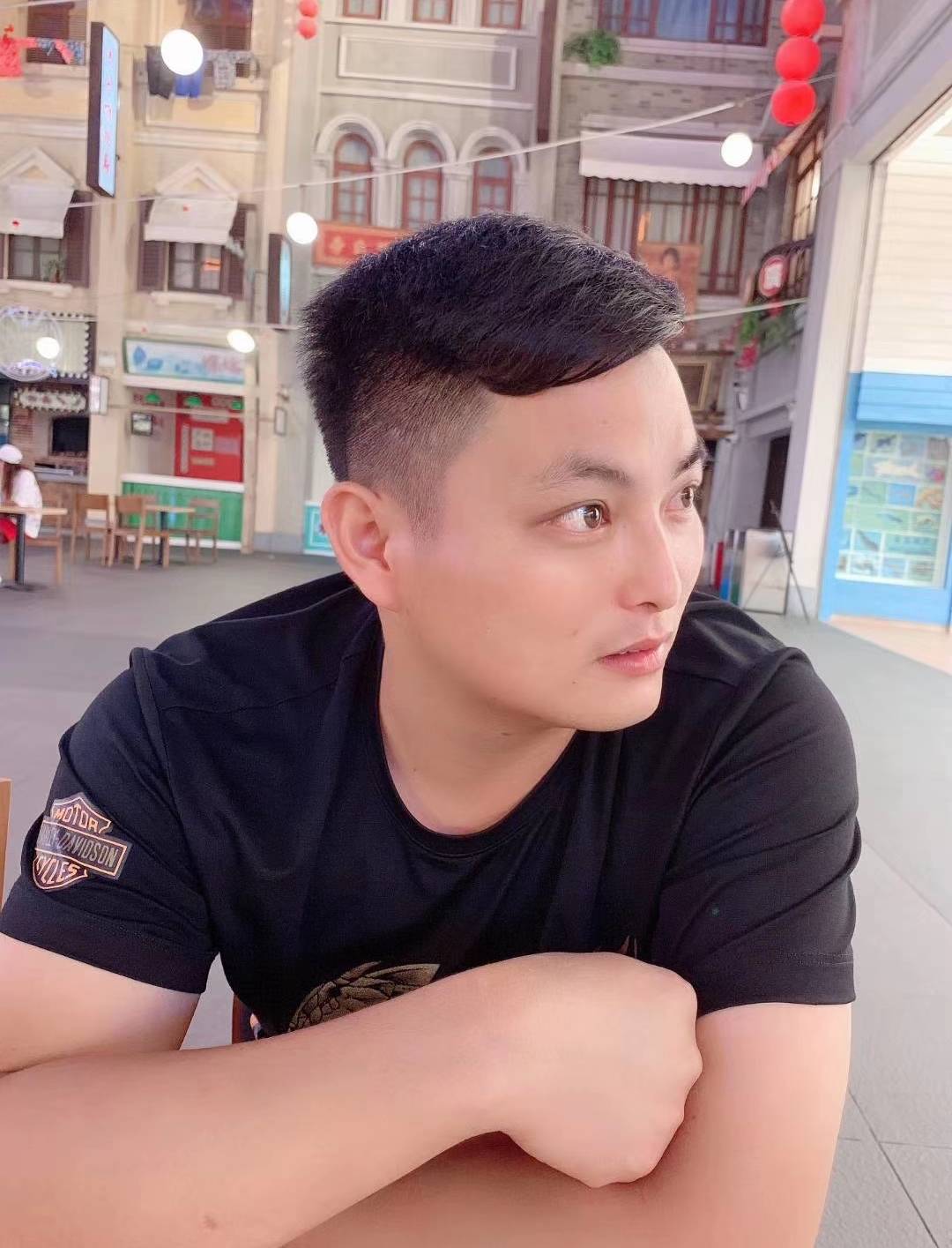 在卡农找个女朋友，要求长鑫持股不低于5%

51 / 作者:先天挂逼圣体 / 
