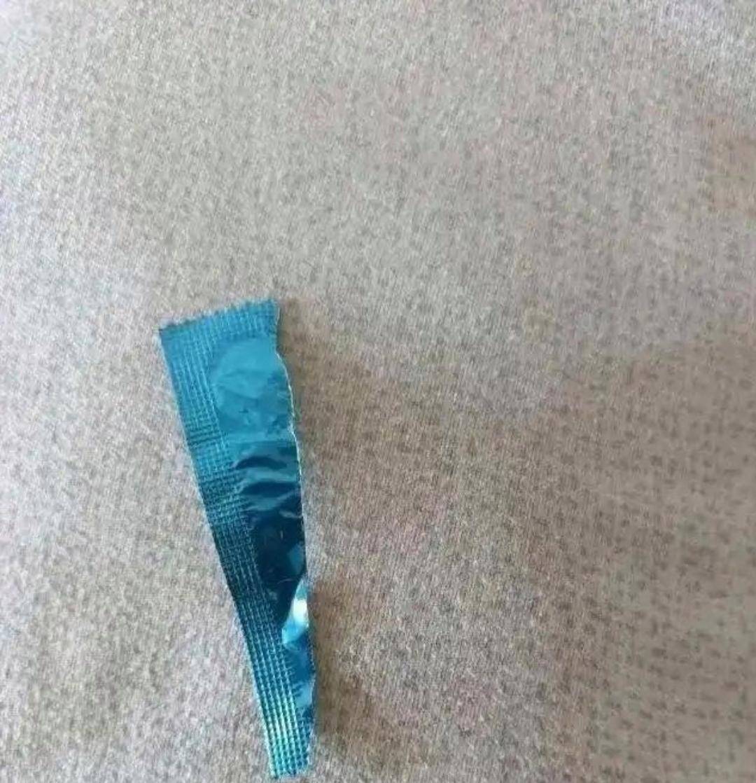 老婆回了趟老家 刚回来 从它包里发现的这是什么袋子？

80 / 作者:拿棍扒拉屎 / 