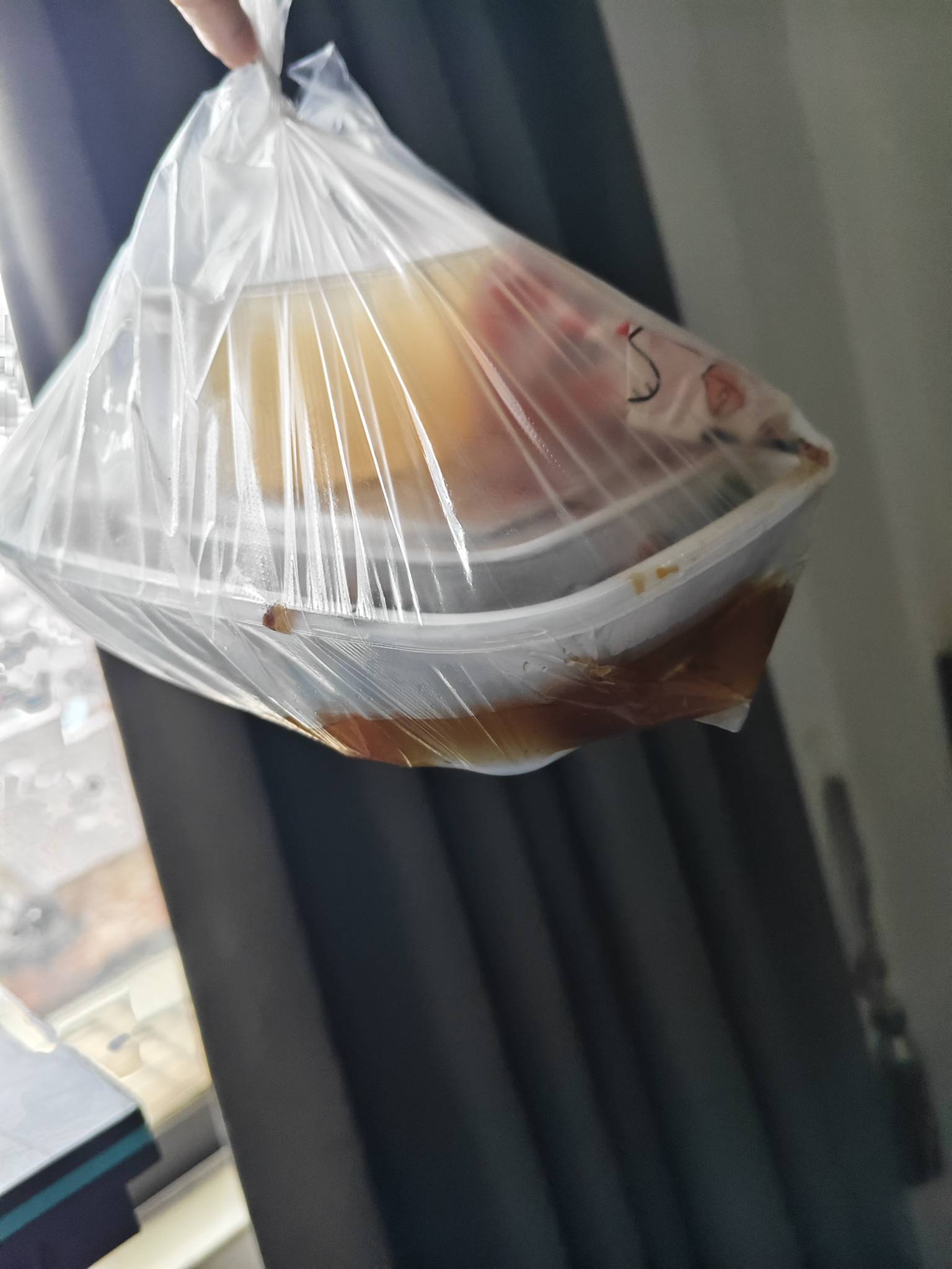 问个问题，有没有做骑手的，外卖送过来，汤都漏了，这个申请小美，会处罚外卖员吗？

71 / 作者:中国银行经理 / 