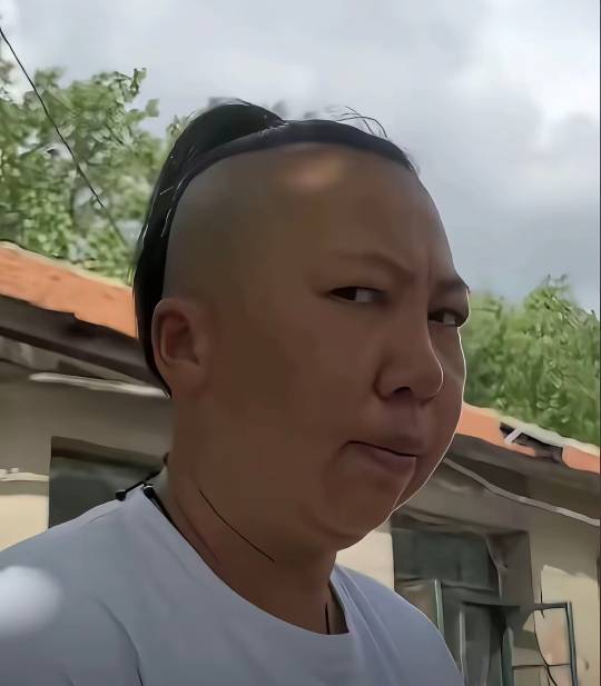 还是老哥们会玩研值，白P充值退款一条龙，果然饿急了智商堪比爱因斯坦

32 / 作者:假老哥真挂壁 / 