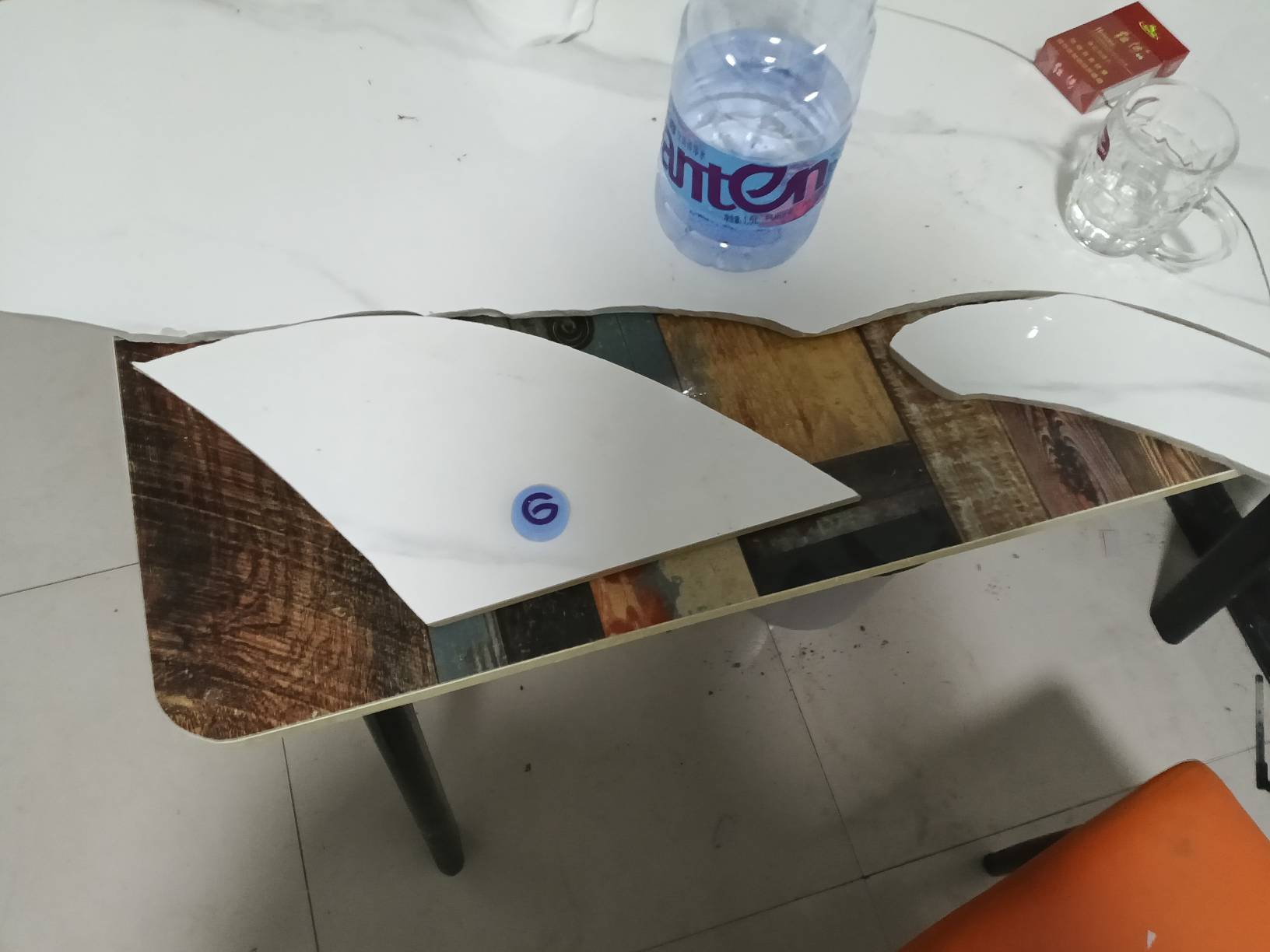 老哥们看看这些换下来多少人民币，喝多了心情不好打烂了房东叫赔偿


45 / 作者:一条小麻蛇啊 / 