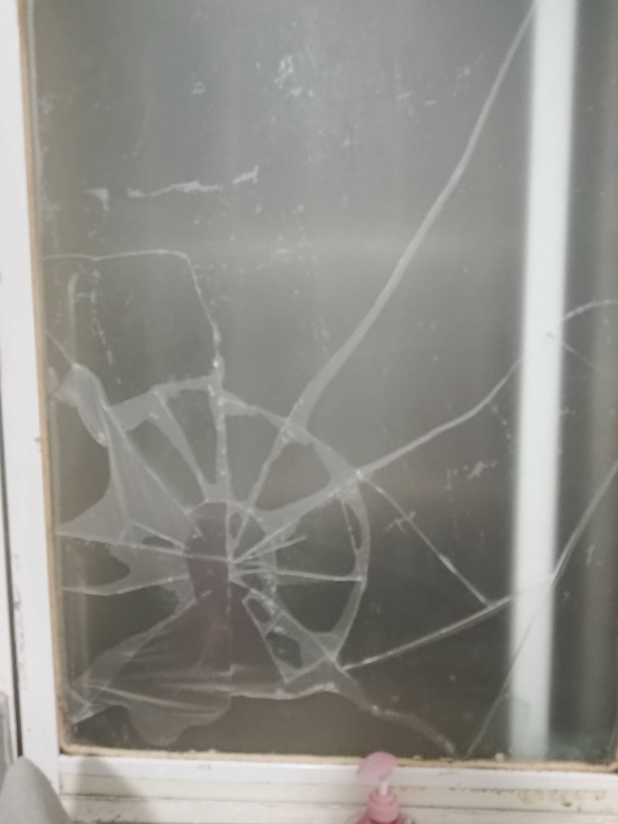 老哥们看看这些换下来多少人民币，喝多了心情不好打烂了房东叫赔偿


93 / 作者:一条小麻蛇啊 / 