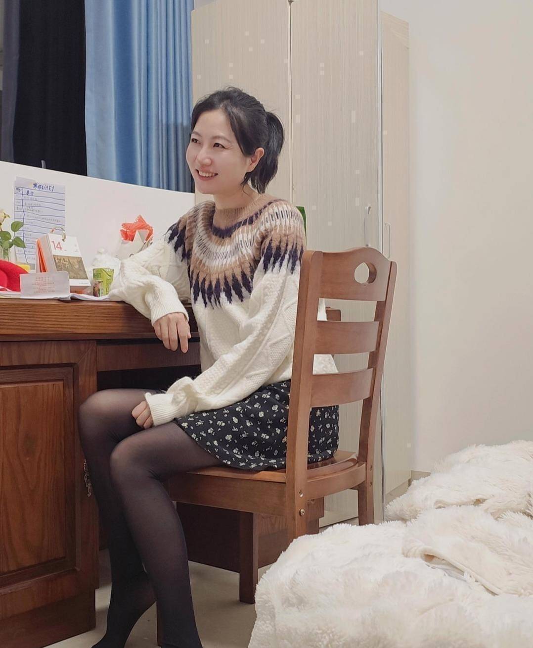 从小一起长大 在一起十几年了 在老家沐足店上班帮我还债 七夕从老家来挂壁房陪我过七100 / 作者:拿棍扒拉屎 / 