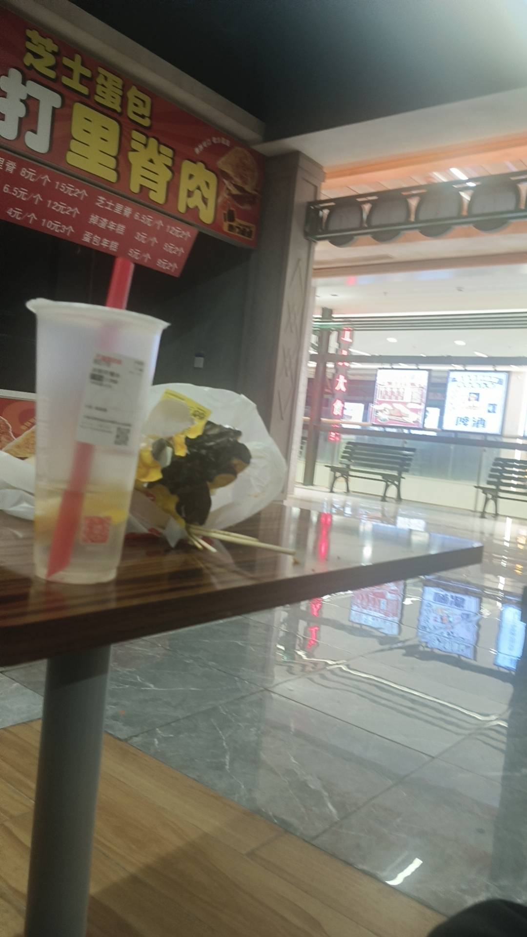 戒烟，戒色！跳出三届外不在五行中！大风吹倒梧桐树，自有旁人论长短

55 / 作者:我不是骗子 / 