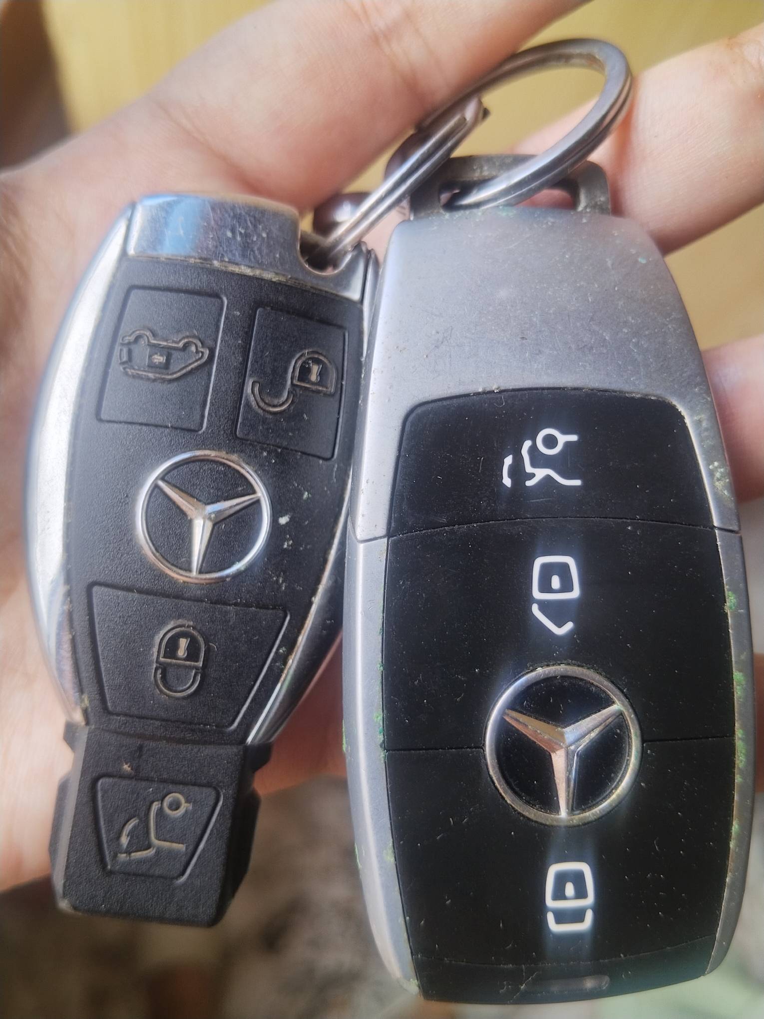 老哥们，这种奔驰钥匙，闲鱼上有人收吗？我跟着我老表做汽车装潢的，有顾客改那种水晶42 / 作者:提莫大王 / 