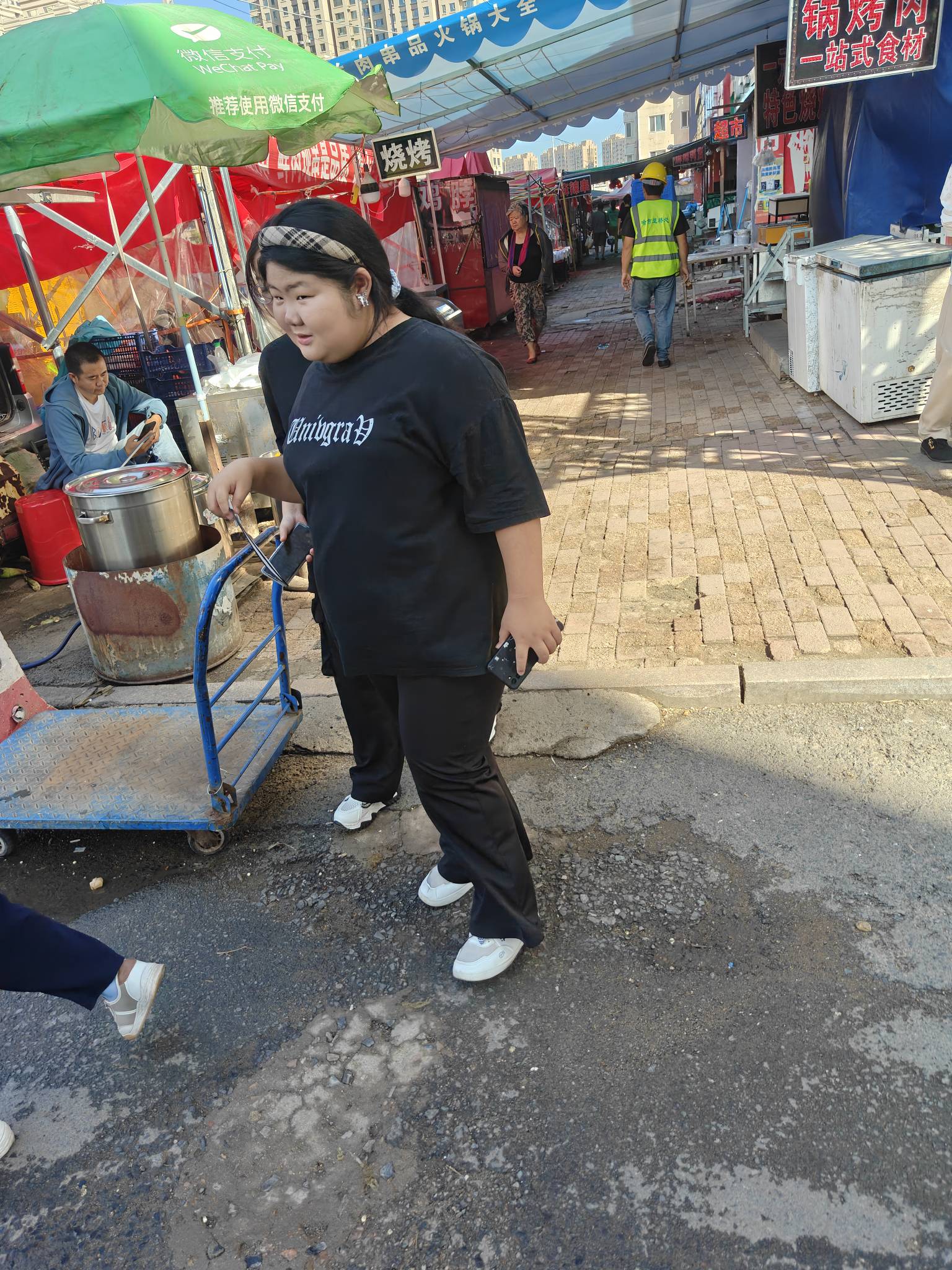给老哥们找了个老婆

20 / 作者:卡农小蜡笔 / 