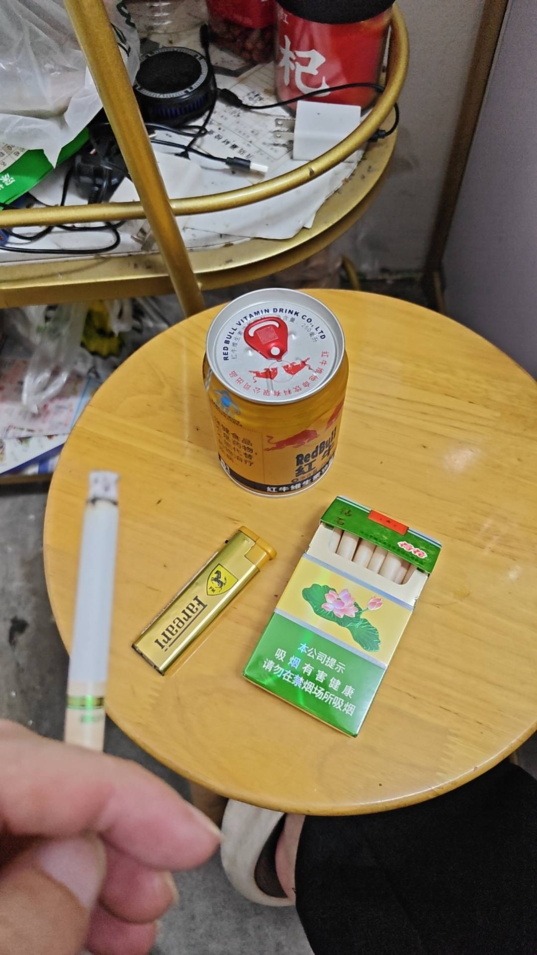 老哥们 一天吃饭 抽烟 最少要消费100多  怎么办啊  也没个毛

94 / 作者:男人永卟言败 / 