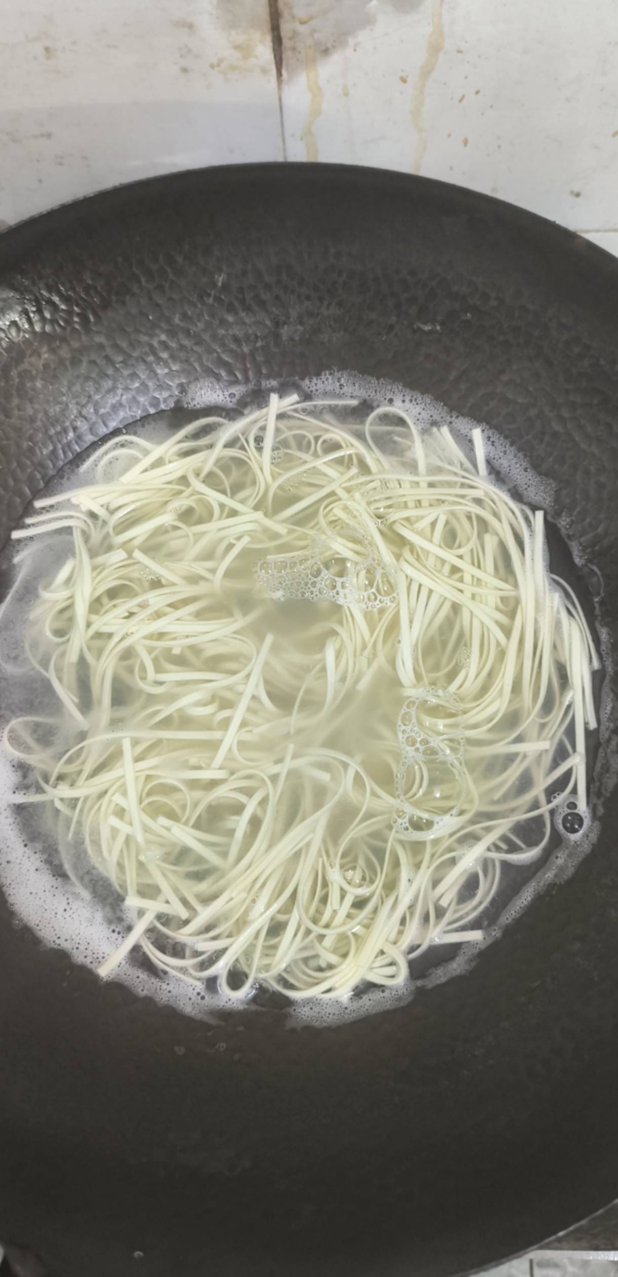 0:01买的挂b面吃两天了 要吐了

20 / 作者:灵峰空 / 