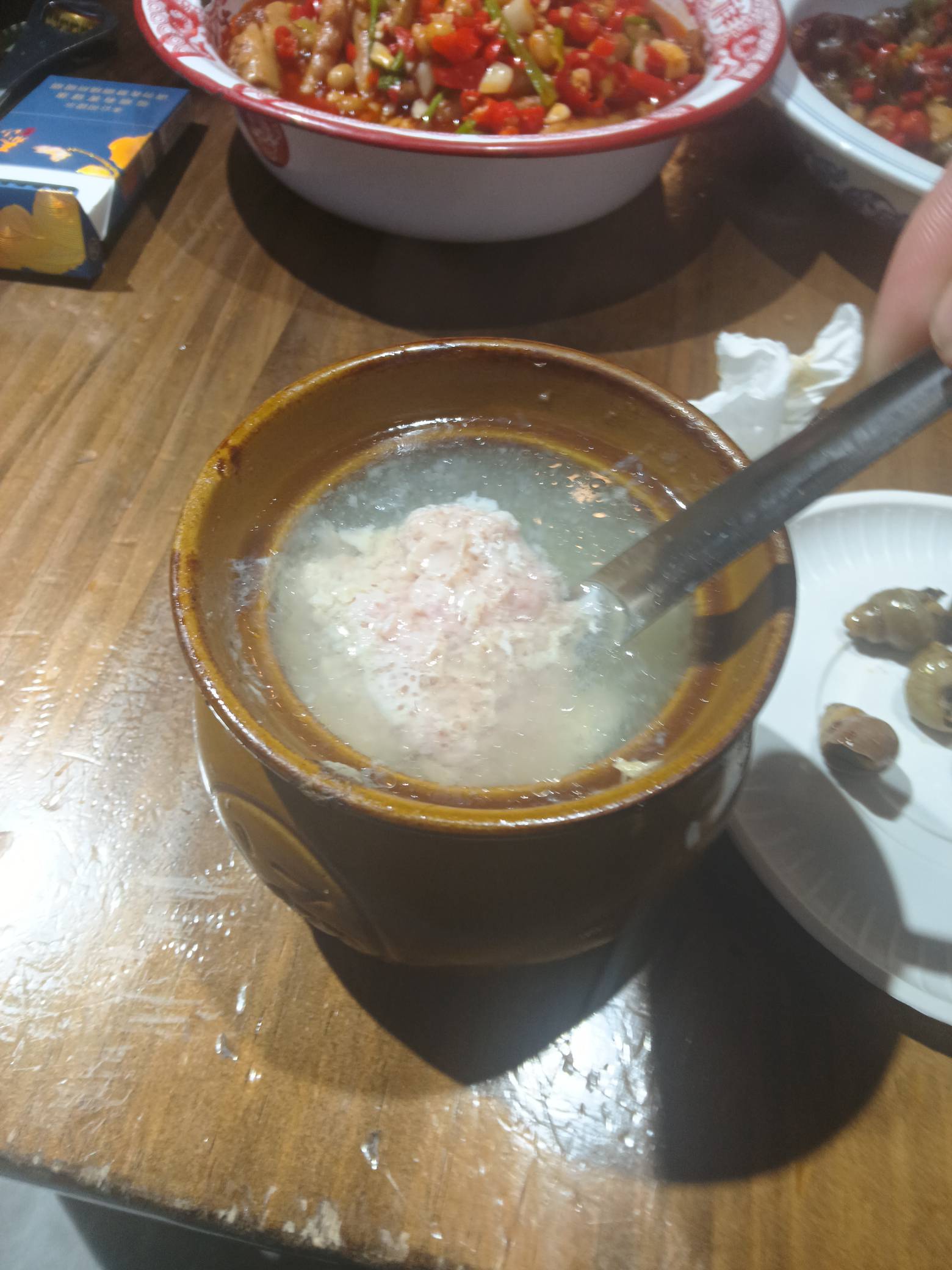 老哥们问个问题 这种情况怎么办  就是我爸爸前几天骑车和一个老人骑电动车相撞了对方32 / 作者:卡农菲菲小迷弟 / 