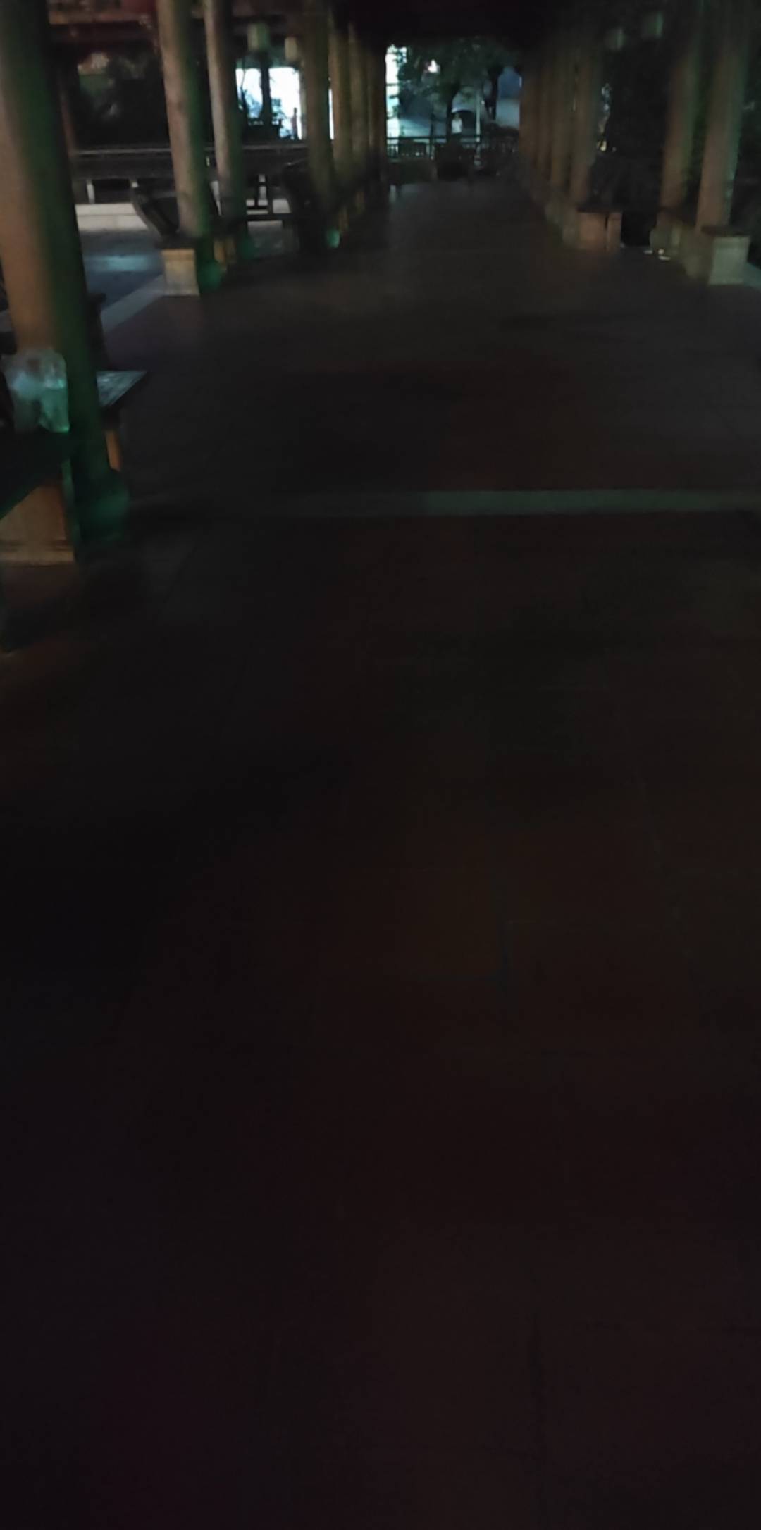今天什么节日，怎么乌漆嘛黑，没有一个人？

4 / 作者:走心亿点点 / 