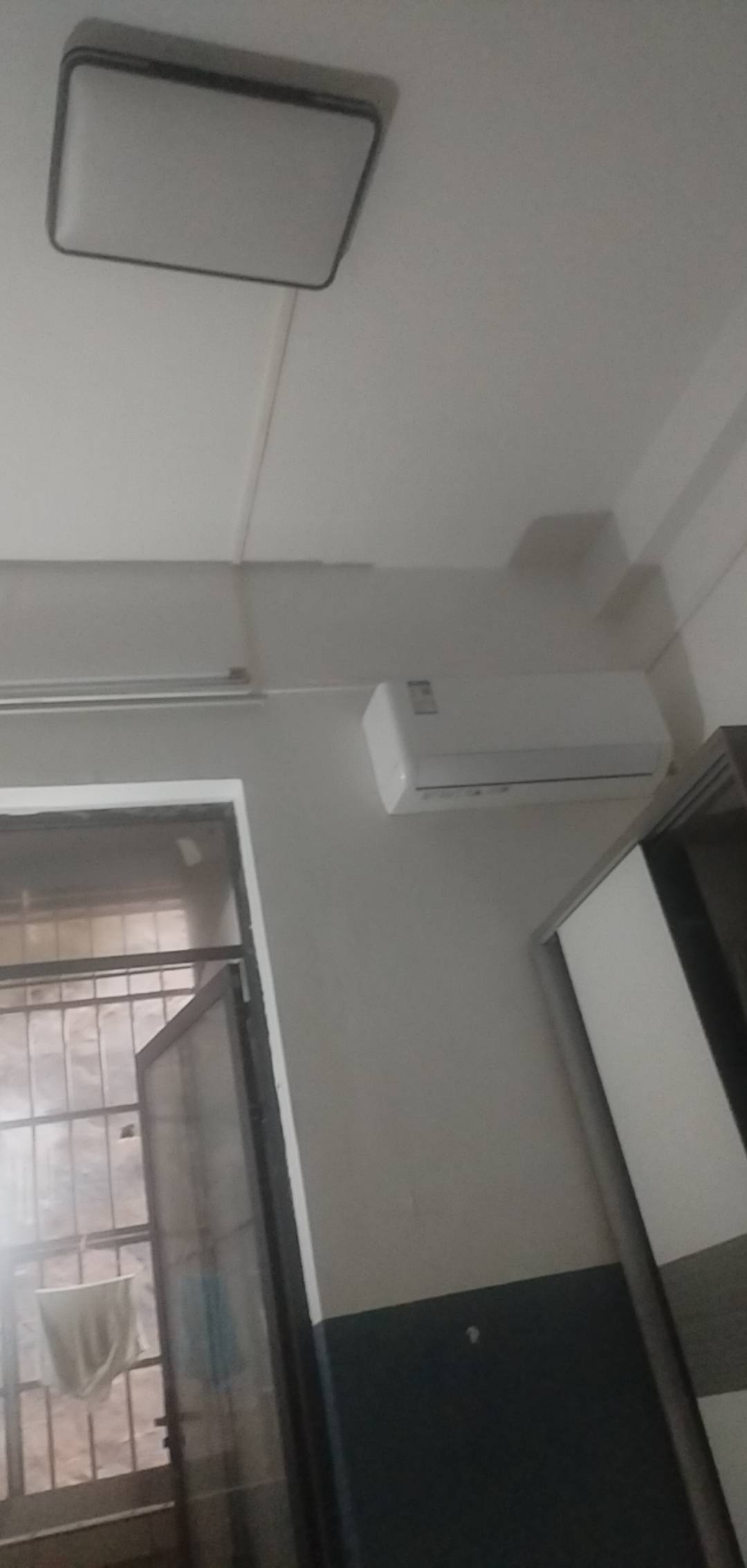 想穷都难

52 / 作者:湖南陈小春 / 