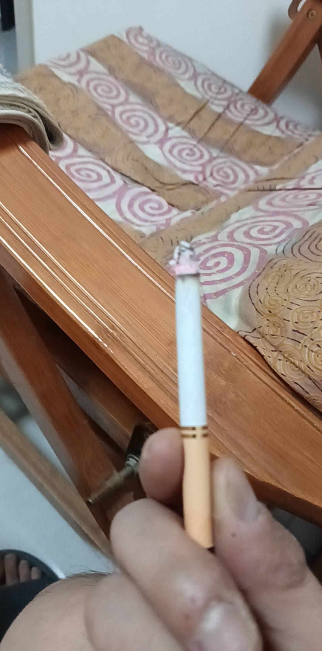 150带机器能卷四条，抽这跟真烟一模一样不拉喉咙劲有点微大，下次买细烟管

12 / 作者:春春风吹 / 