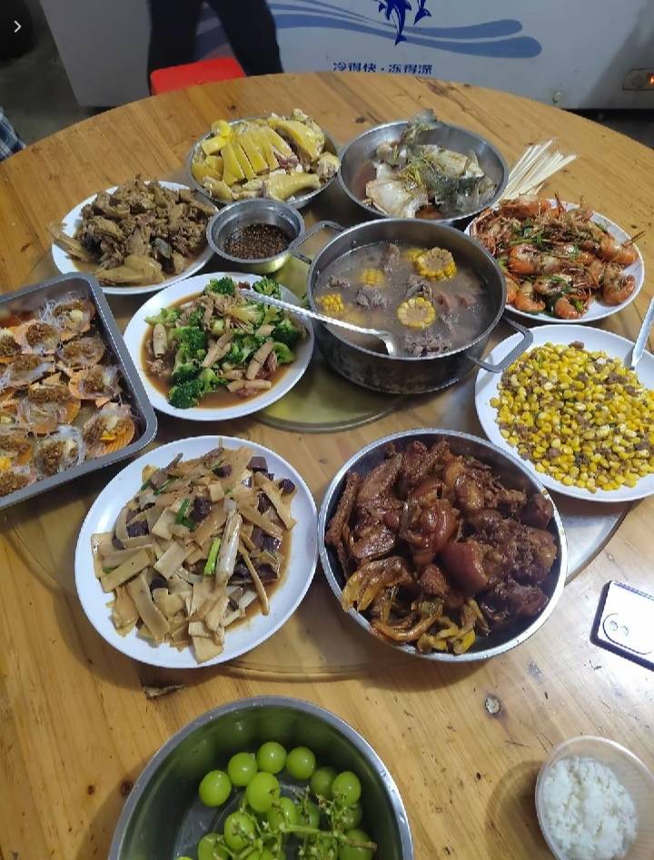 老哥如果家里每天都是这样的菜谱，别人叫你出去打工，你会去吗？

57 / 作者:专业吃席 / 