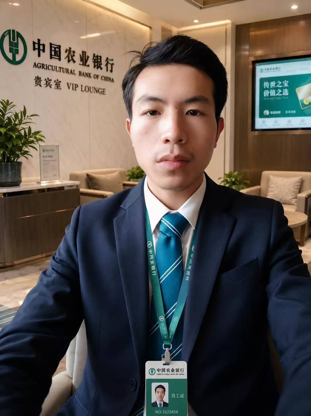 始终想不通这里的人才个个都聪明绝顶怎么会混成这个雕样！想不通，根本想不通！哒嚎镇26 / 作者:广鸡周某人 / 