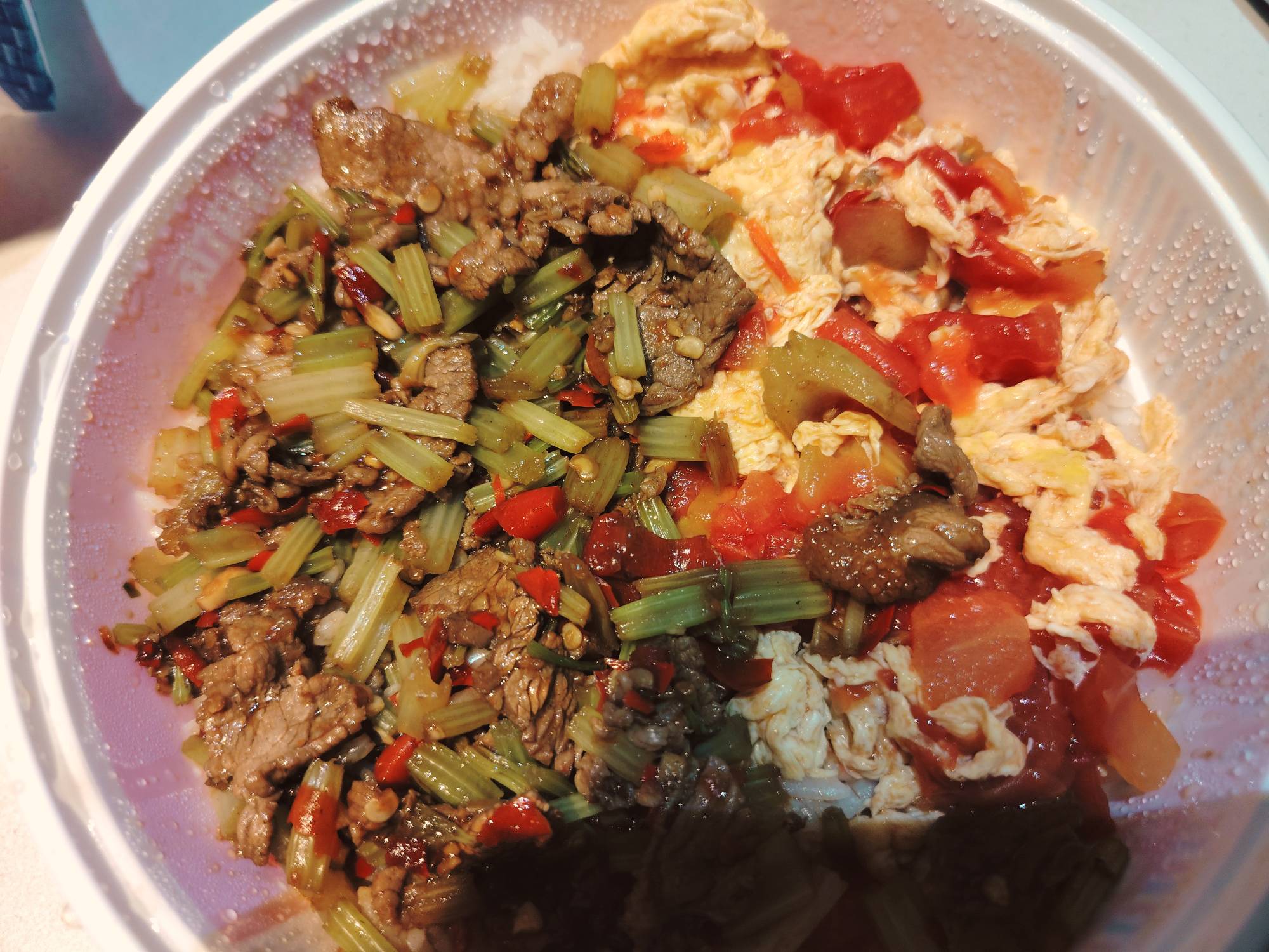 老哥们，吃完饭了
整份盖浇饭吃

22 / 作者:玉麒麟8 / 