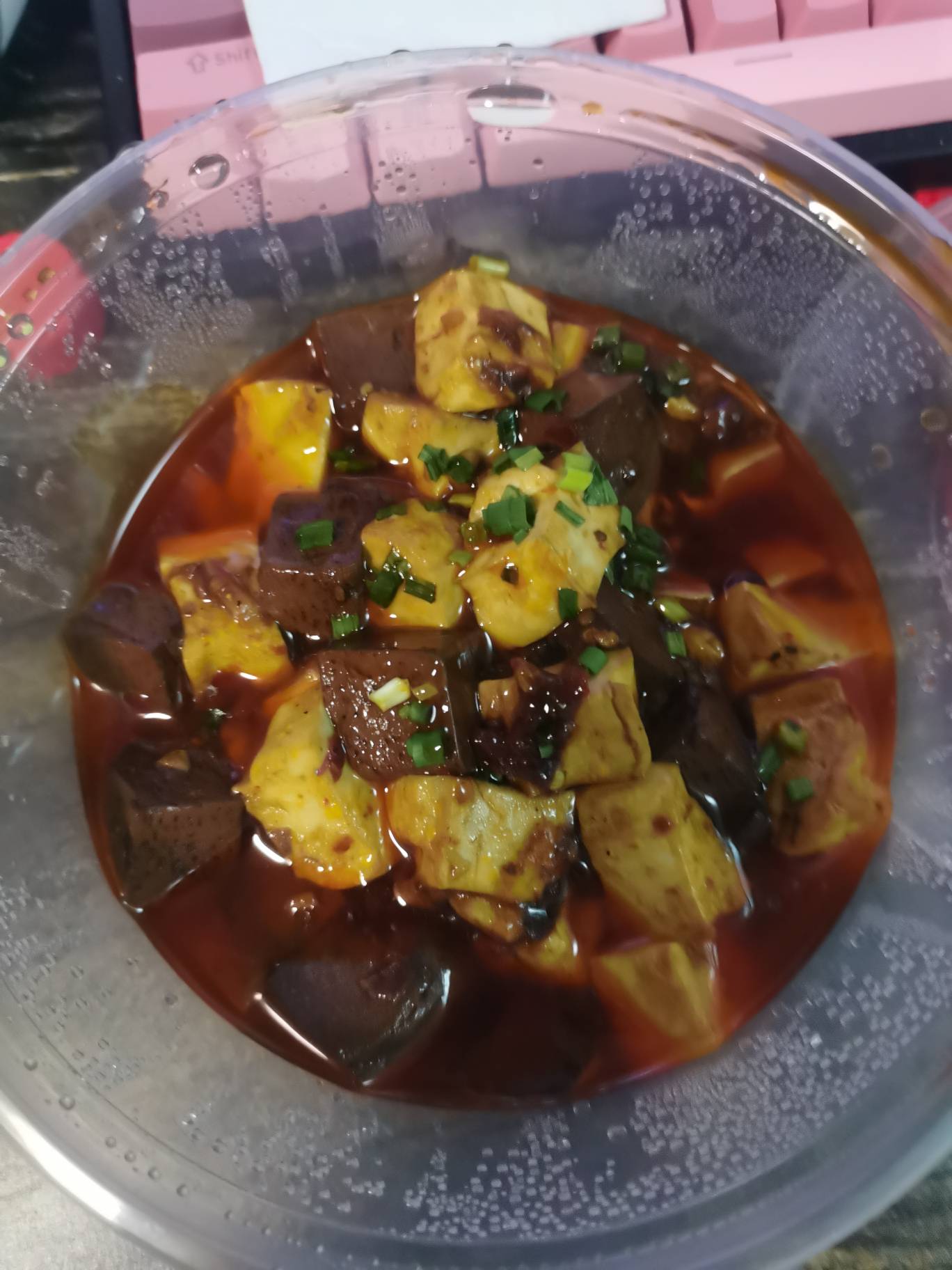猪血豆腐配白酒，最近迷上各种ai短剧，比以前的虾仁都好看



8 / 作者:看山看水看你 / 