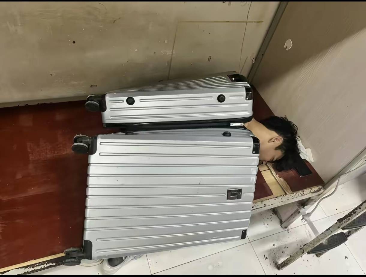 老哥们，被中介片到东莞，12一个小时干了半天，明天跑路了遭不住啊


12 / 作者:气血哥 / 
