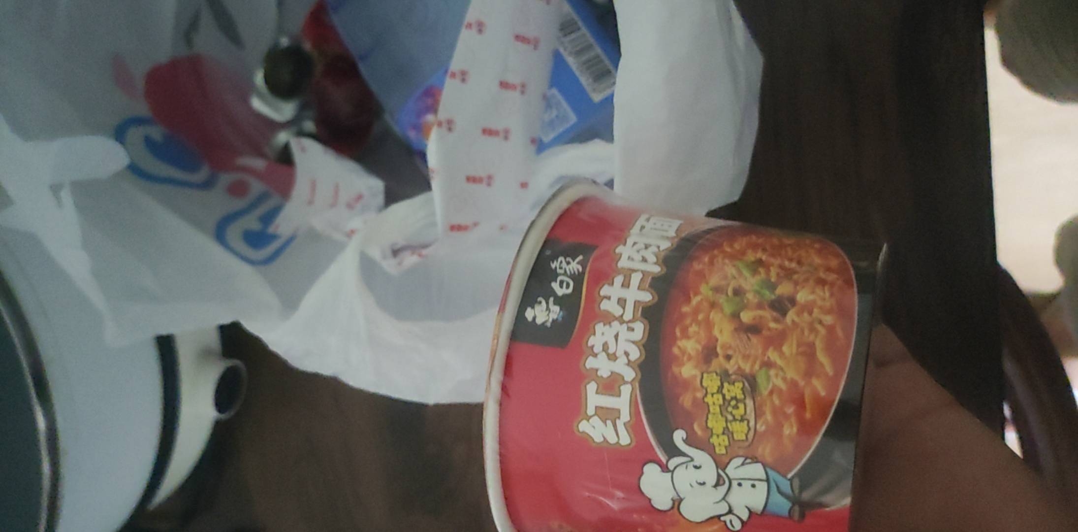逗我呢这方便面还没满月


6 / 作者:阿米诺丝之神 / 