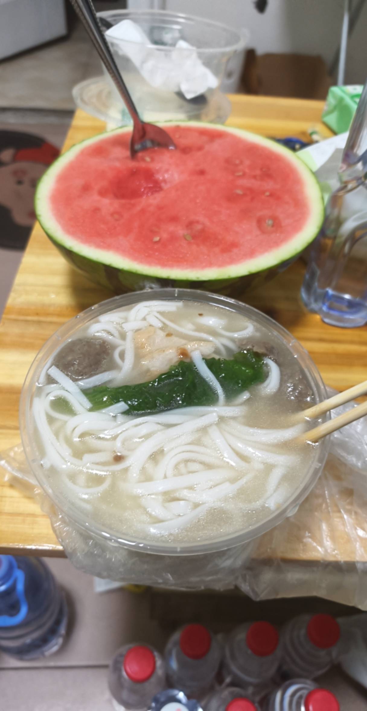 吃个汤粉吧，挂币了救我

64 / 作者:挂比了救我鸭 / 