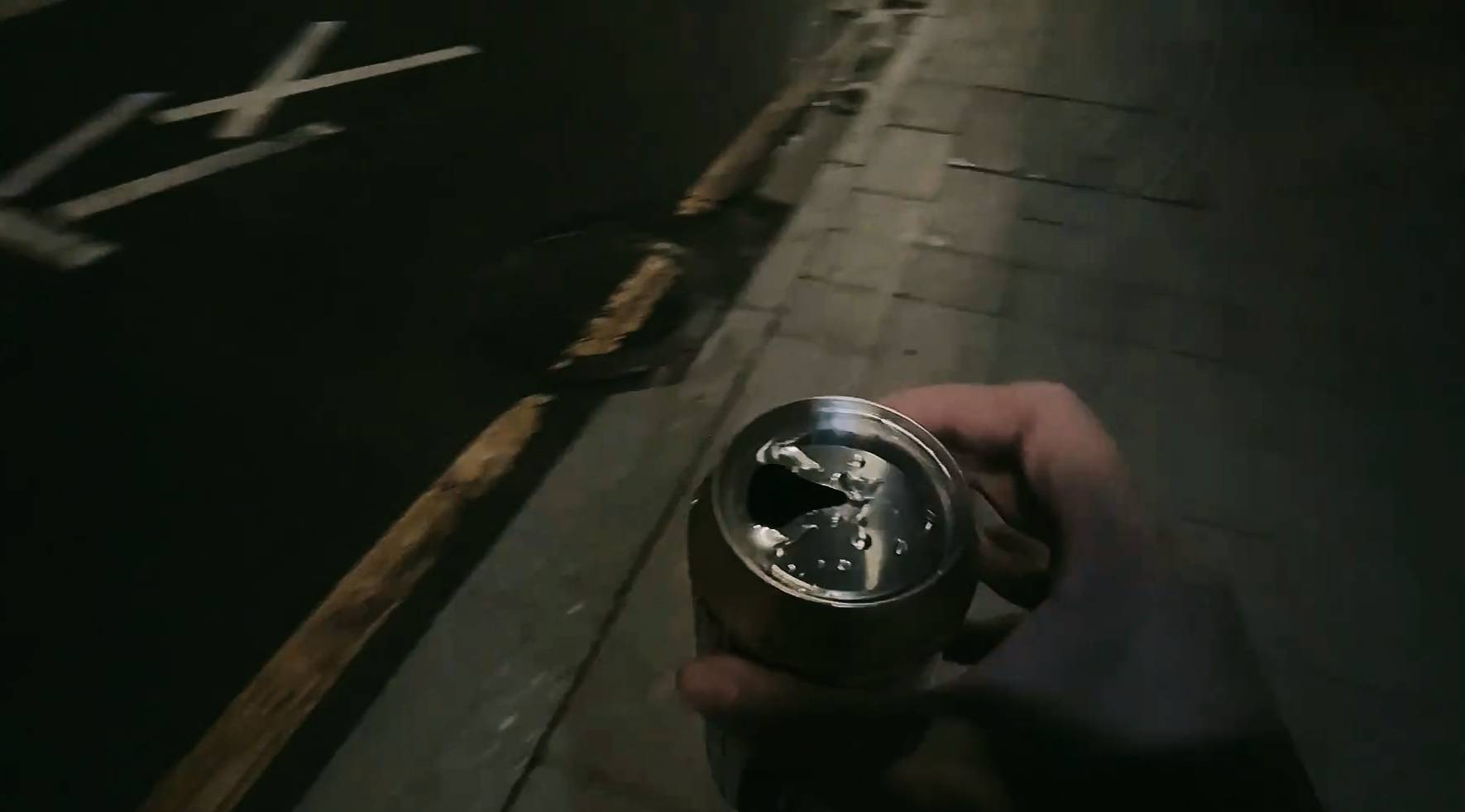 夜空中最亮的星，能否听清，那仰望的人心底的孤独和叹息。

94 / 作者:短腿小霸王 / 