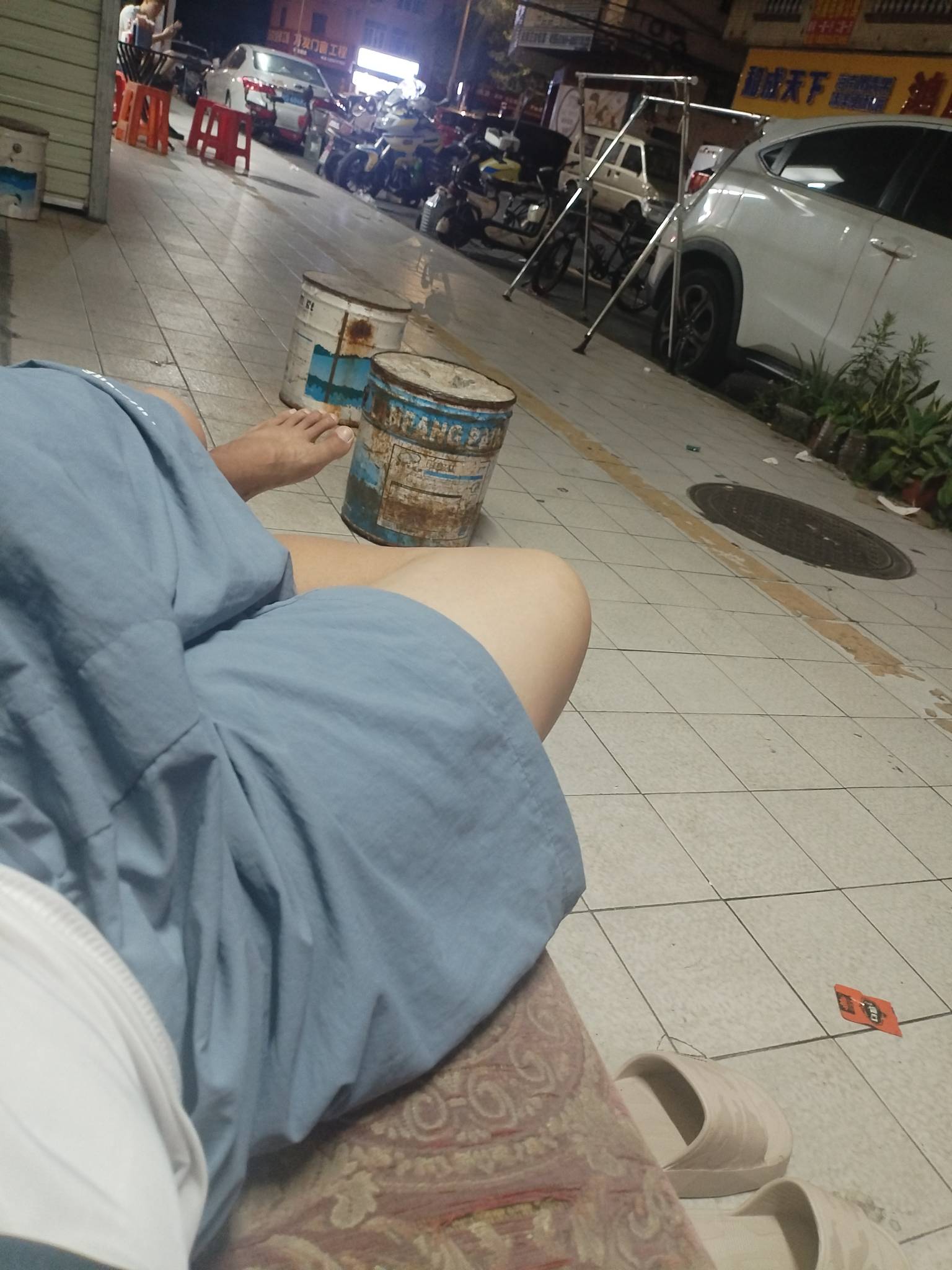 躺下了今晚有月亮，躺沙发这里看短剧舒服啊，刚吃饱。


25 / 作者:湖南陈小春 / 