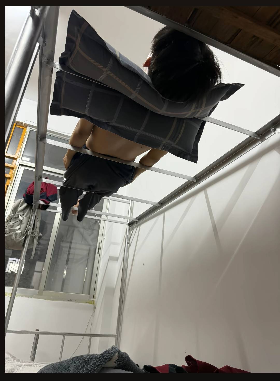 没毛，睡觉了

92 / 作者:老哥们丨 / 