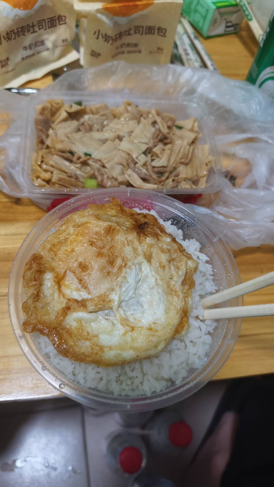 挂币了，救我，我是卡农教父

1 / 作者:挂比了救我鸭 / 