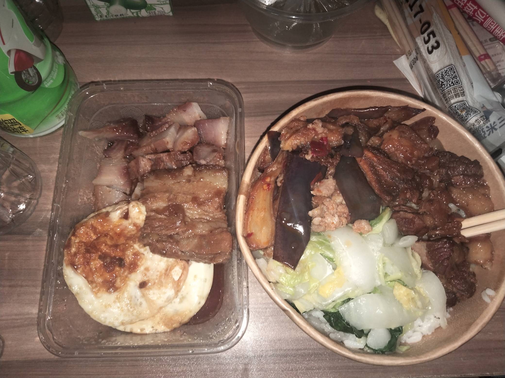 老哥们吃饭了

79 / 作者:机会哈哈 / 