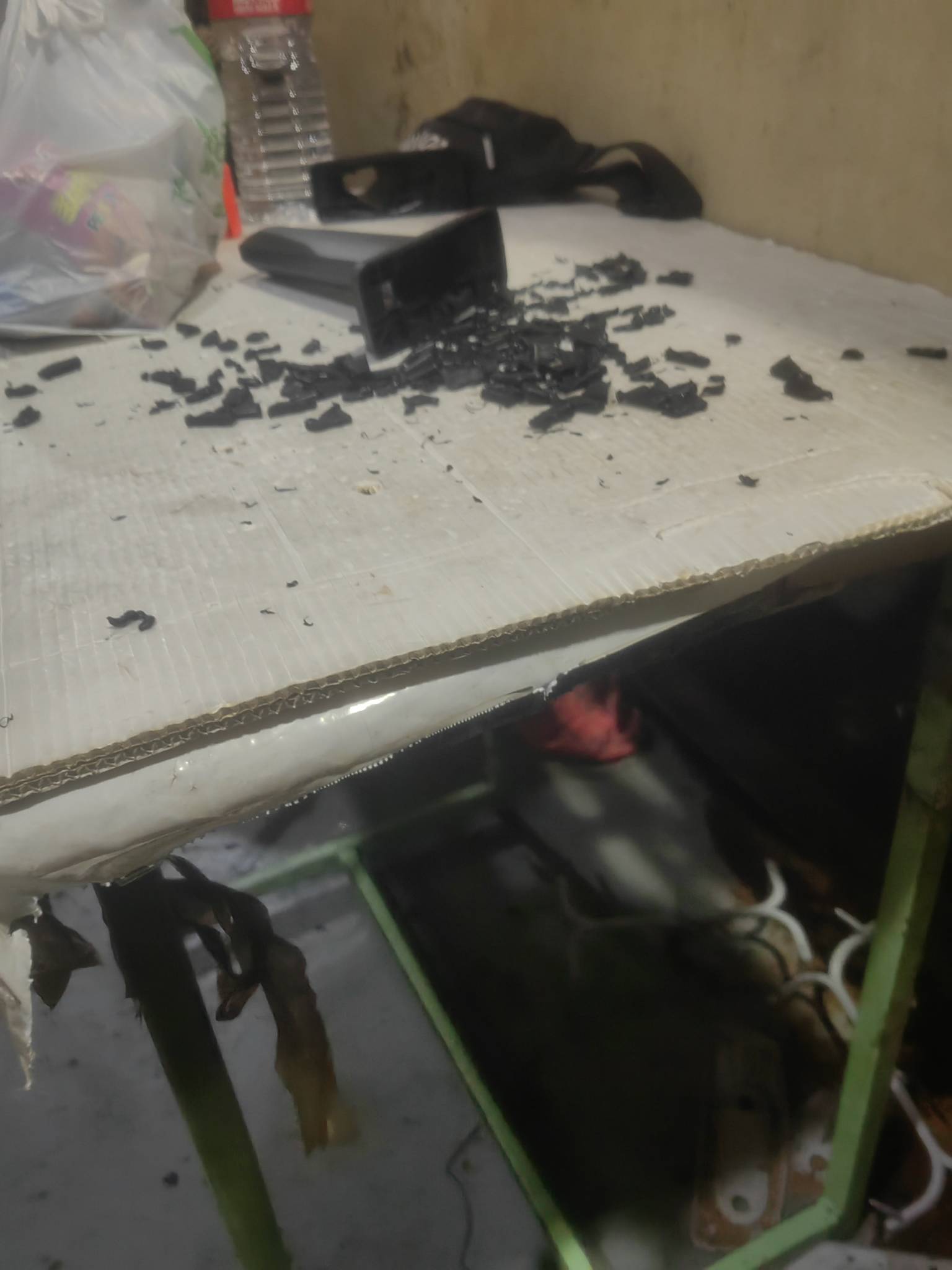 下班了老哥们  要了我老命  但是等下就到账230   我还是很开心

96 / 作者:会飞的胖鱼 / 