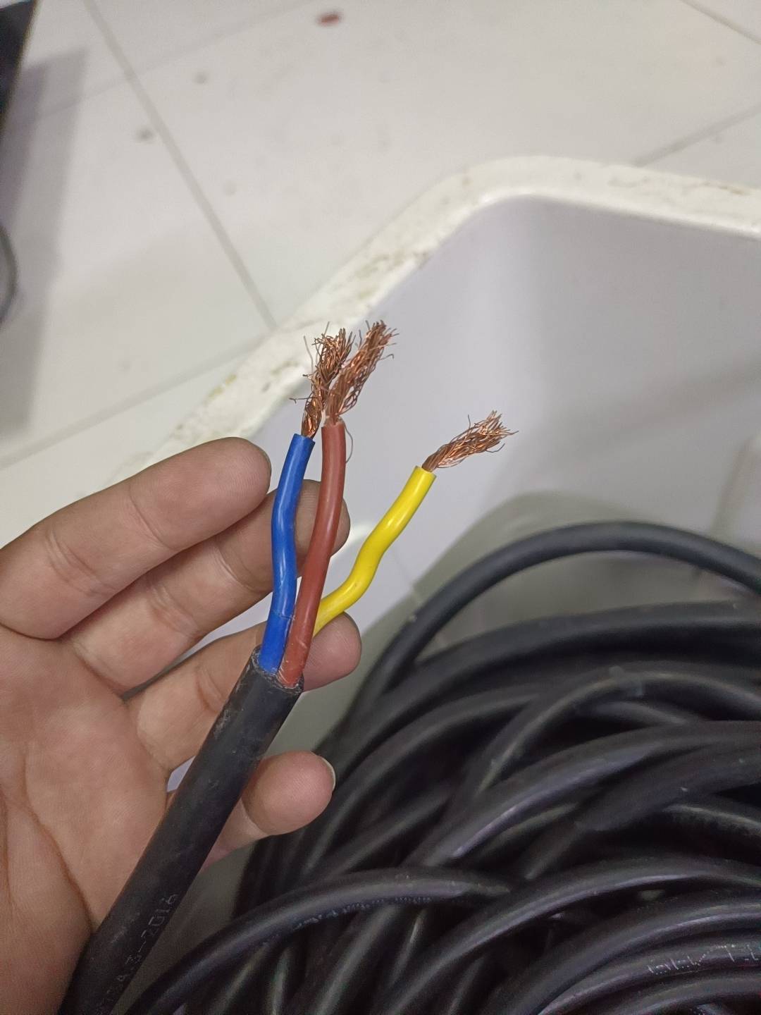 又熬穿了，好烦啊！！真想逮个挂壁仔过来狠狠打一顿

21 / 作者:腾霄又是孙悟空 / 