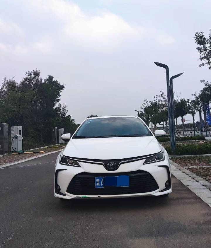 有没有老哥要买车的，急出。9号信用卡还不上了，21年6月的卡罗拉双擎精英版（次顶配）41 / 作者:卡奴快饿死了 / 
