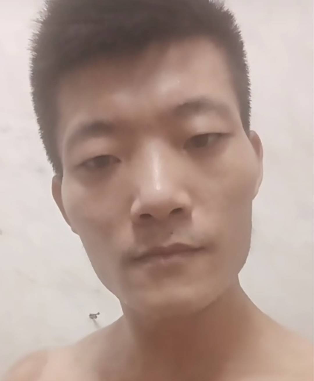 来老哥当我男朋友，钱给你花



11 / 作者:死结 / 