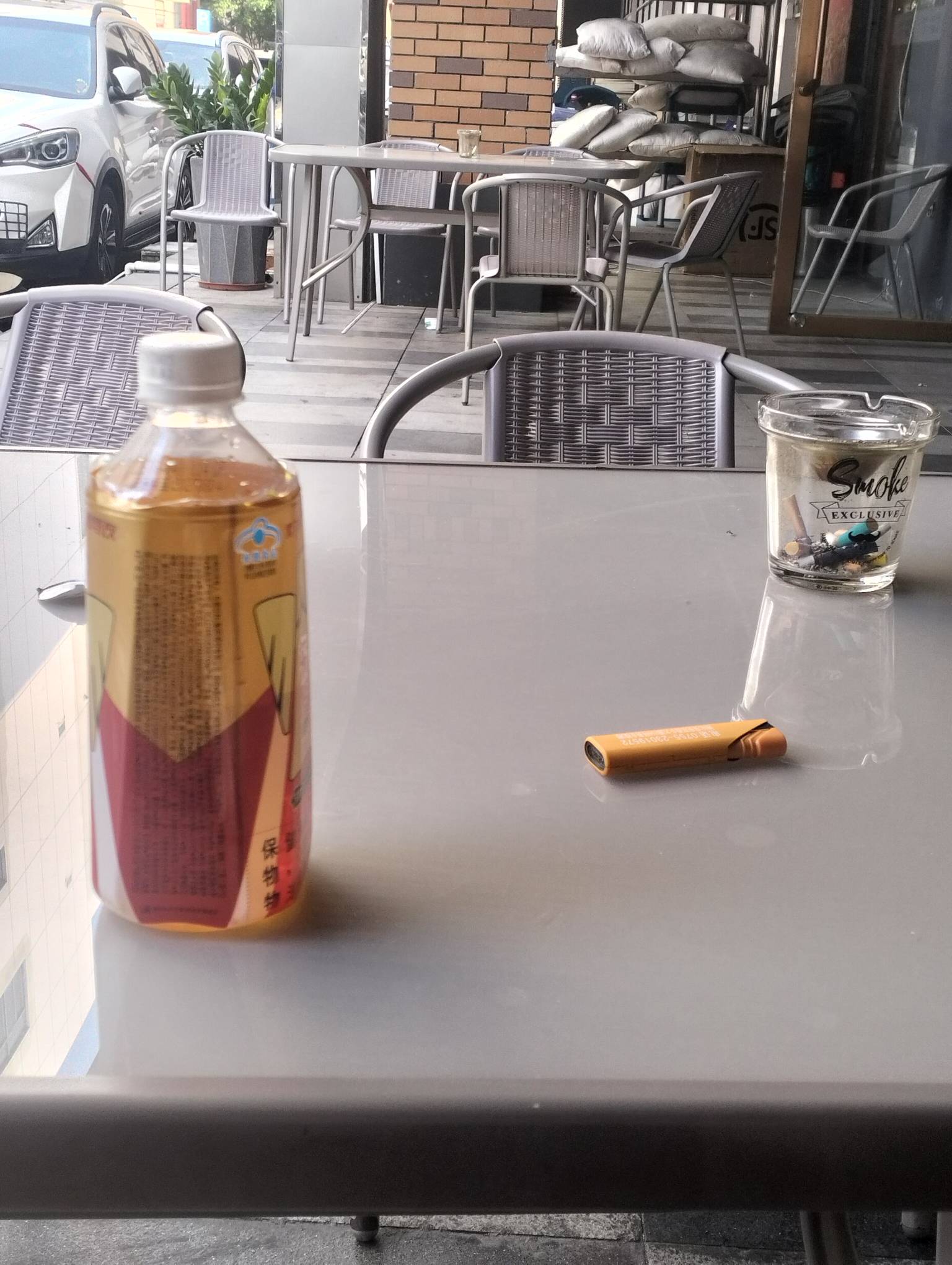 几把毛都没有，绝望了，又是捡烟头的一天。

30 / 作者:尛•牛•氓 / 