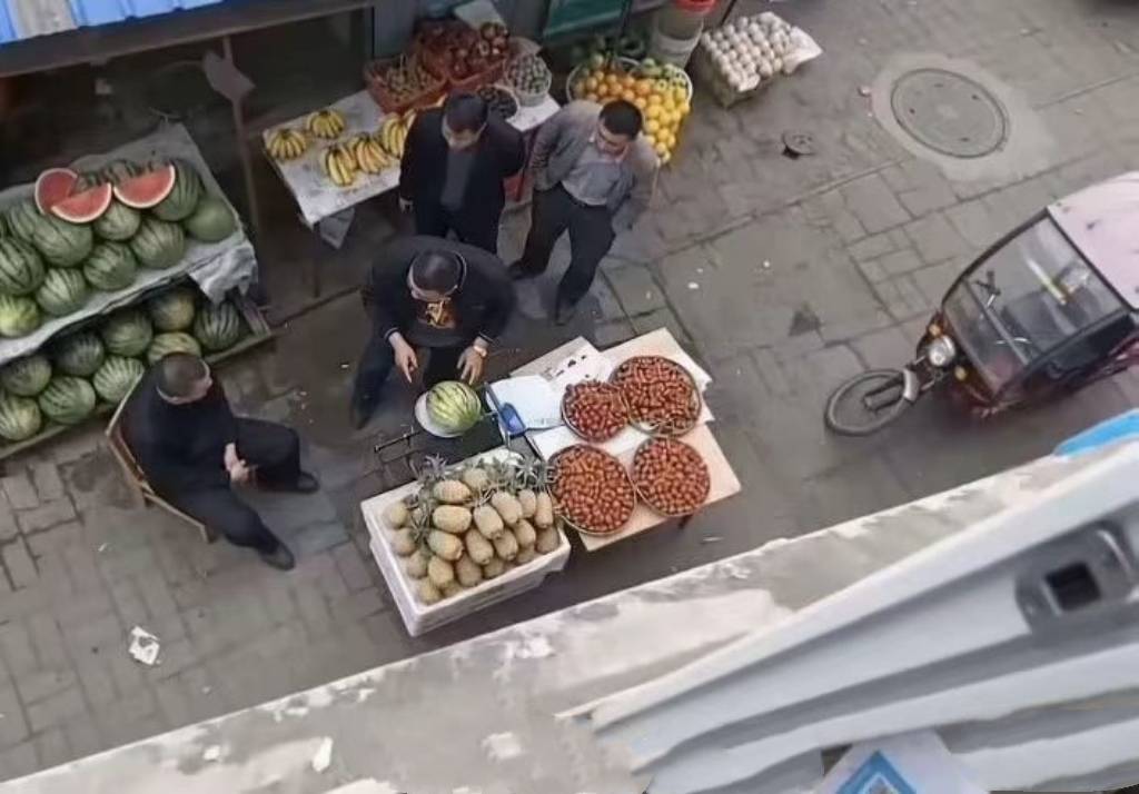 被楼下吵醒了，不知道吵啥，好像说什么保熟不保熟的

45 / 作者:我的生活你的梦i / 
