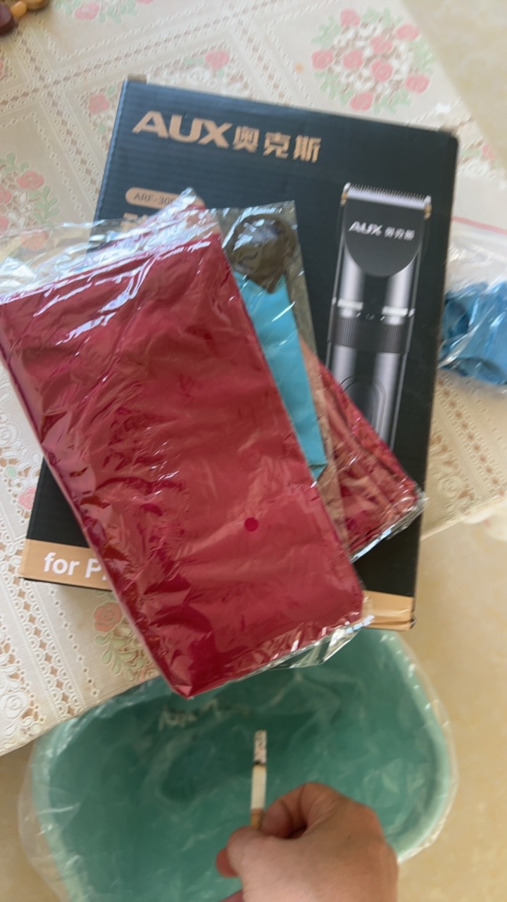 唯品会买的电推子到了。顺丰直接送上门。太好了吧


44 / 作者:搞里头好吗 / 