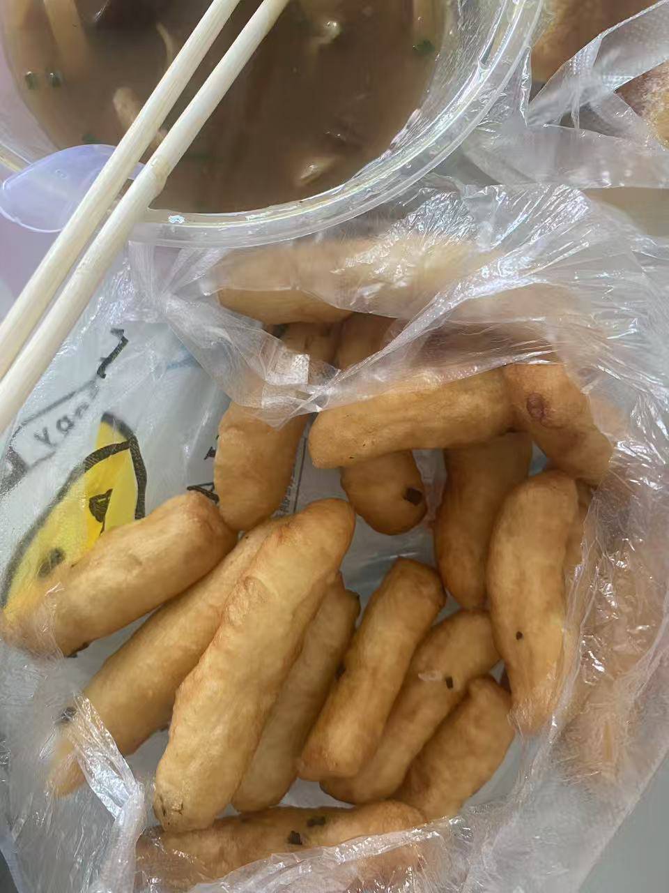 武汉伢蛮爱搞河南胡辣汤配油馍，烩面、油泼面也吃得蛮香嘞。

8 / 作者:平安是福me / 