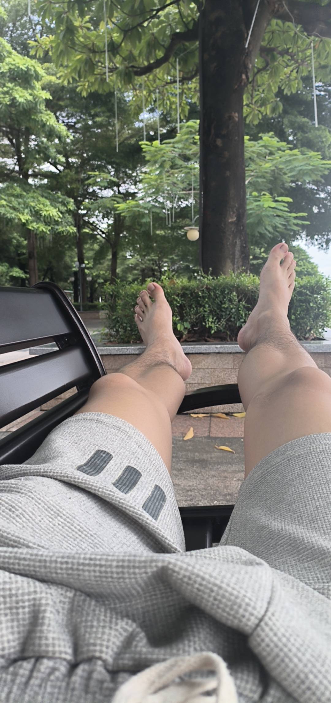 钱要怎么挣，路要怎么走，我会成为怎样的人

98 / 作者:老哥们丨 / 