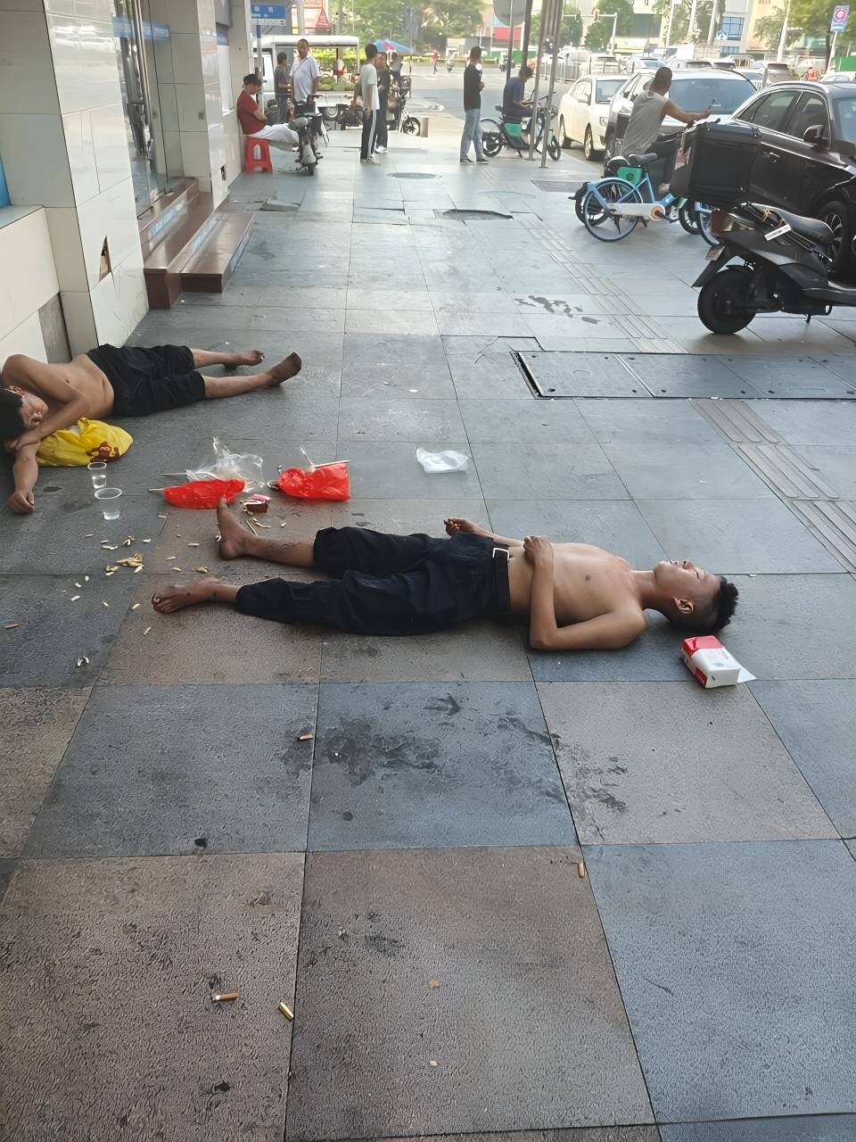 年轻真好醉了就躺

69 / 作者:梦回大唐做王爷 / 