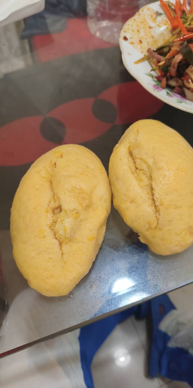 好久没发吃饭贴了

今晚油炸小河虾

炒田螺，玉米大馒头

凉拌素菜，有莲藕，豆角，胡1 / 作者:晶莹剔透111 / 