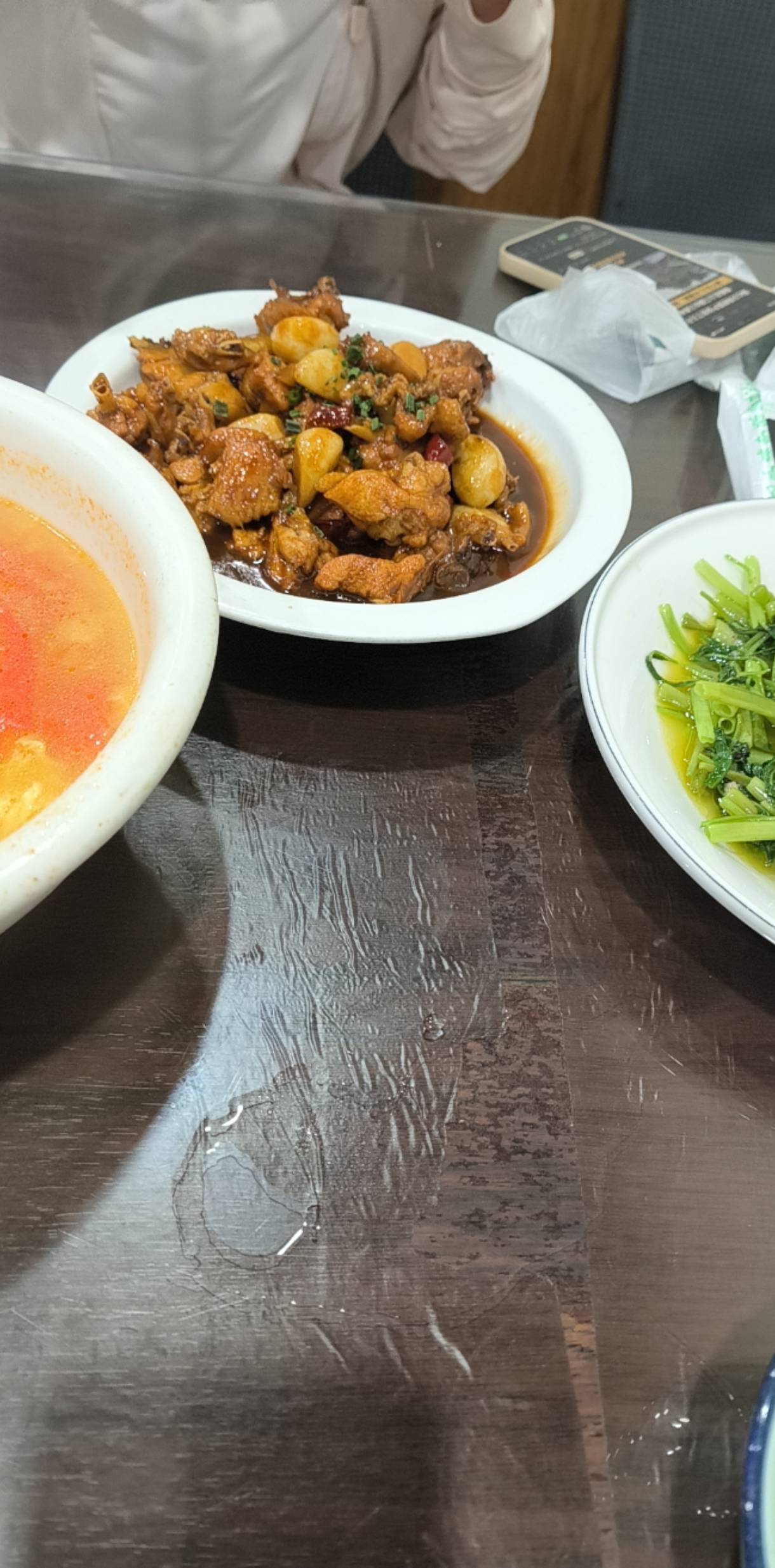 老哥们吃饭了

2 / 作者:我是麻花疼的爹 / 