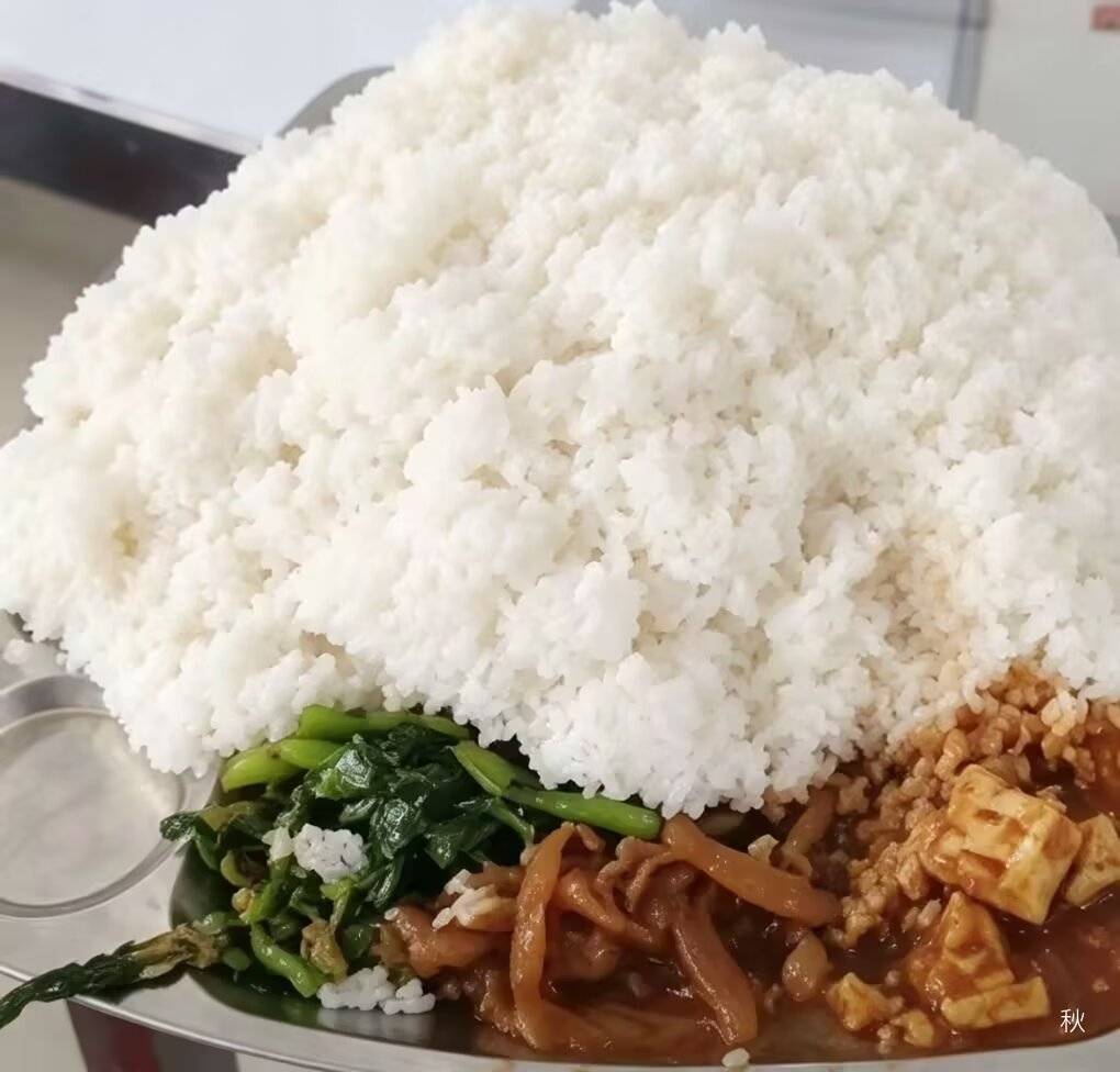 简单吃个晚饭


53 / 作者:朱铁胆 / 