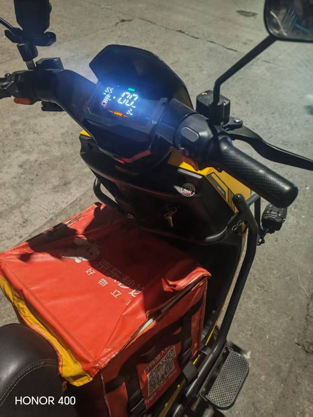老哥们 1000w电机 60v电池的电动车 能不能跑50码
43 / 作者:5900 / 