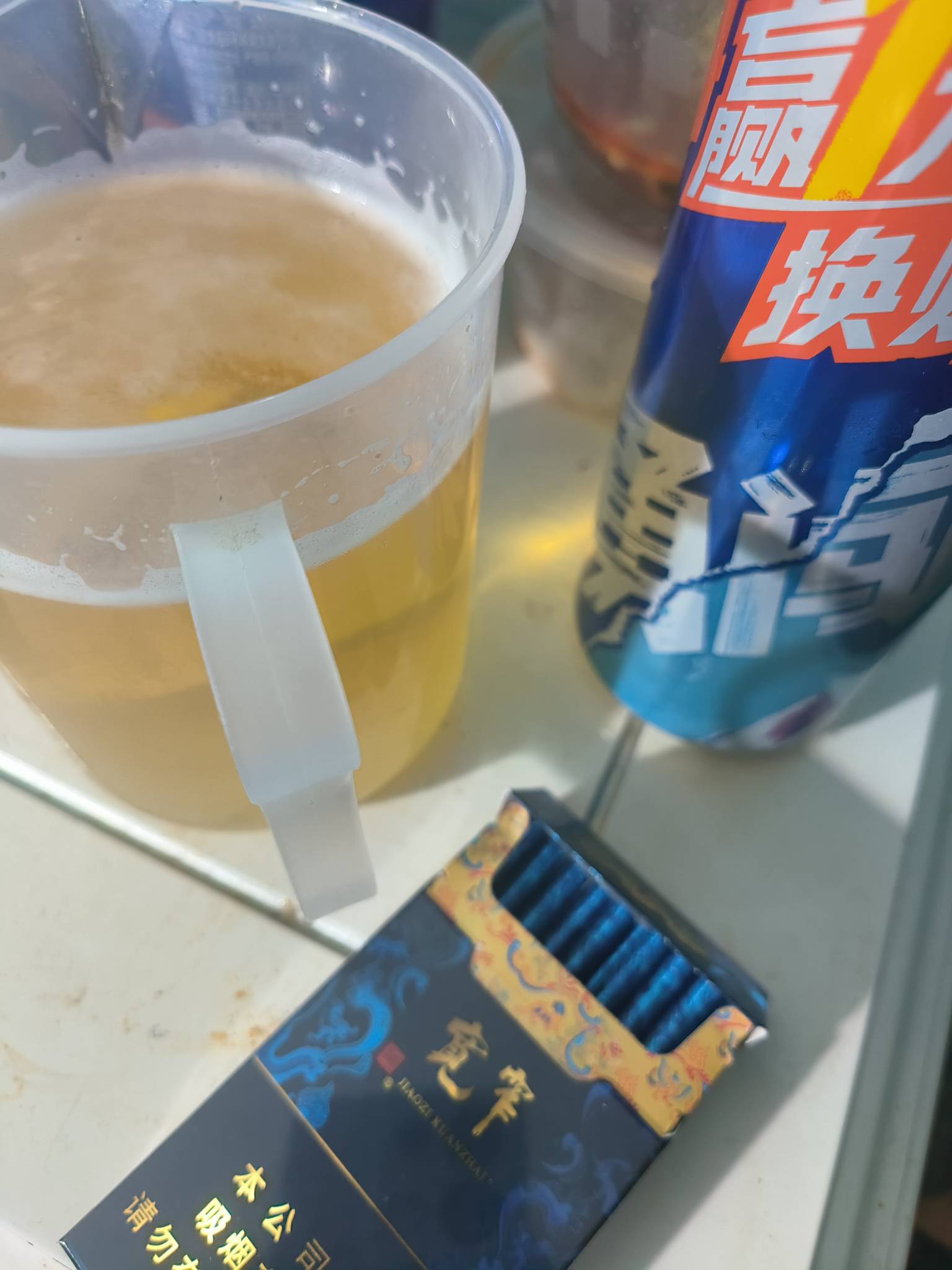 老哥们 喝上了 抽上了   喝了8瓶了没感觉 

11 / 作者:挂壁老哥gg / 